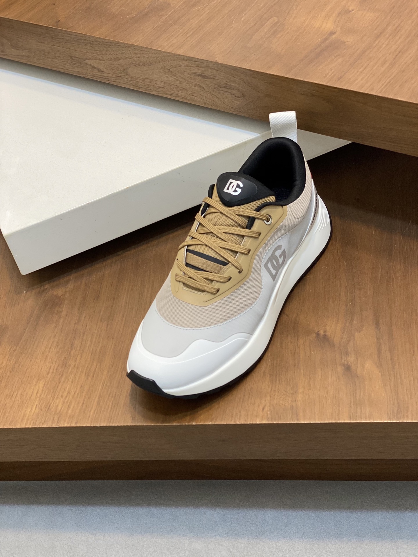 --Nuevo--Dolce&Gabbana--DG de gama alta de los hombres zapatos deportivo-casual. Mostrador superior 