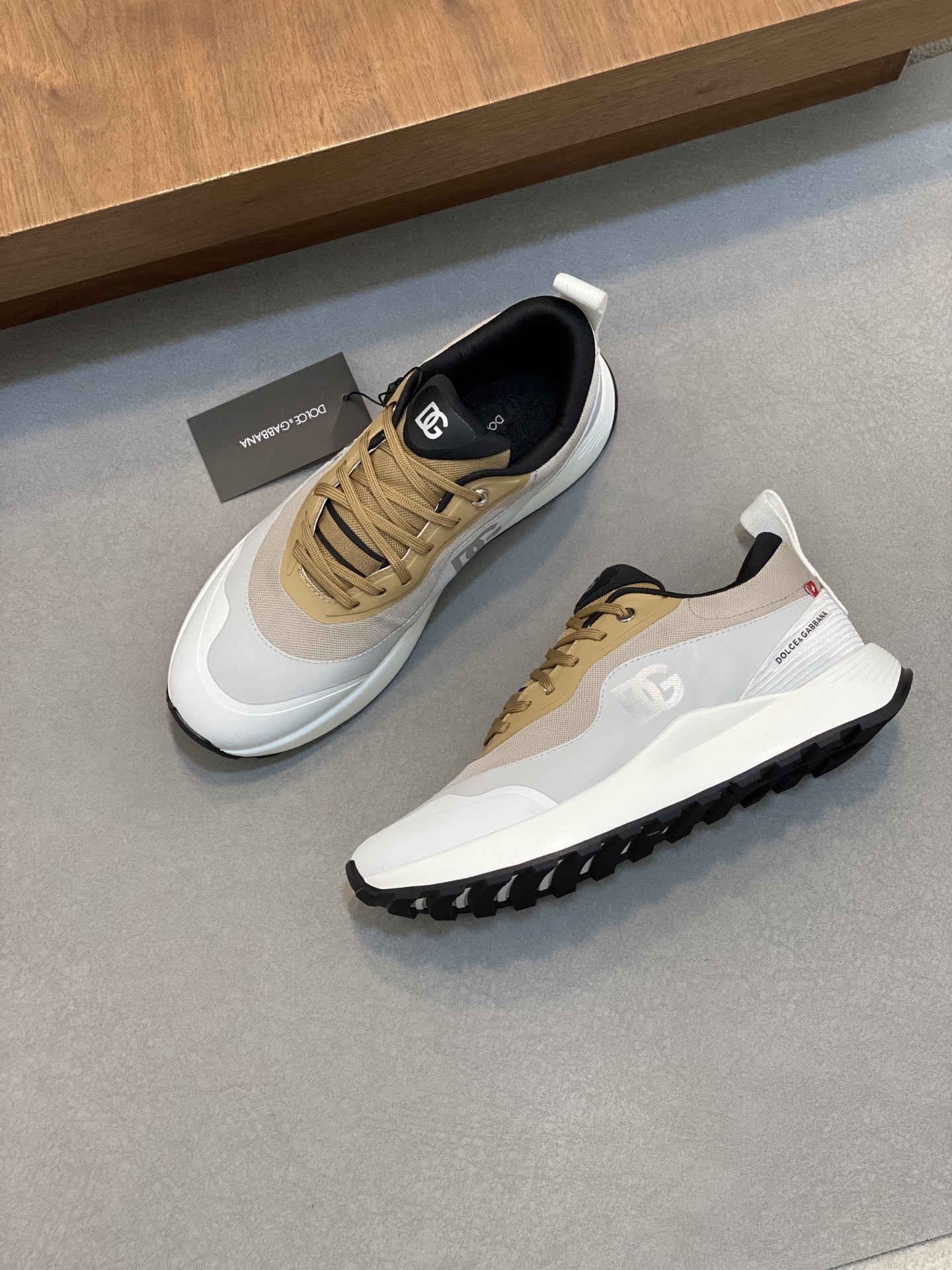 --Nuevo--Dolce&Gabbana--DG de gama alta de los hombres zapatos deportivo-casual. Mostrador superior 