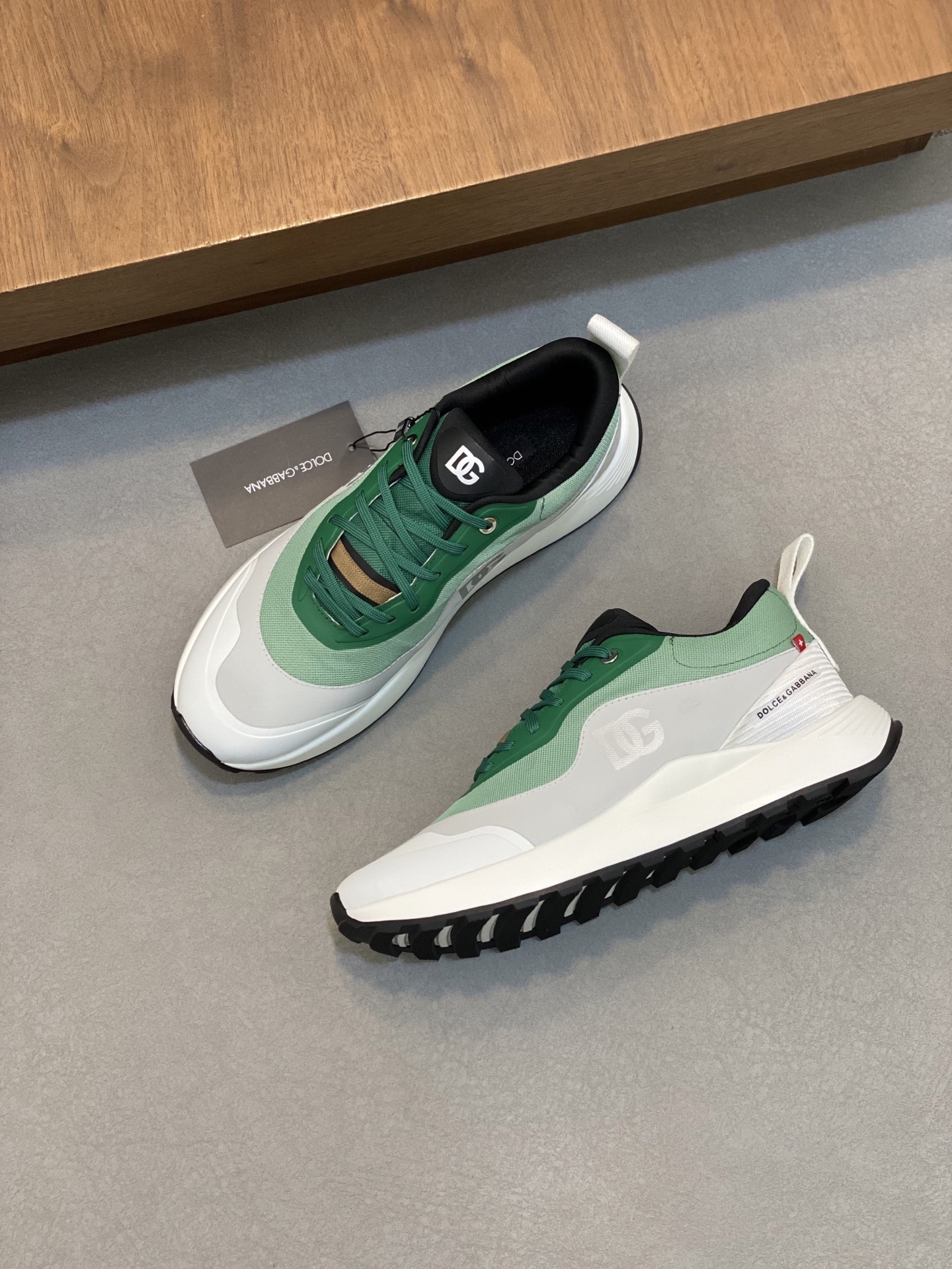 --Nuevo--Dolce&Gabbana--DG de gama alta de los hombres zapatos deportivo-casual. Mostrador superior 