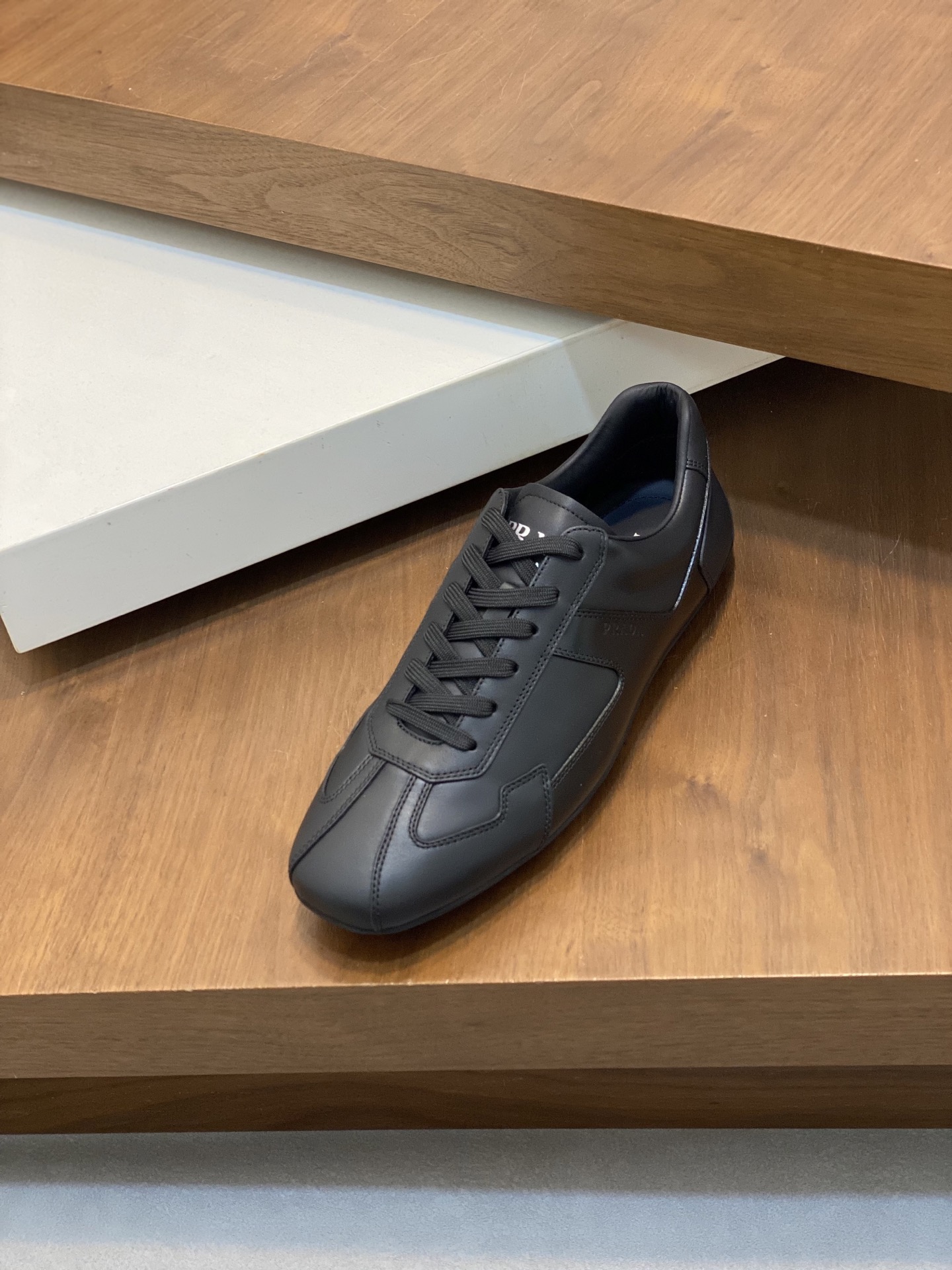 Prada Men's Leather Sneakers, Casual Lace-Up Shoes, Multiple Colors Available 7 i1739901812416 8870 0 5