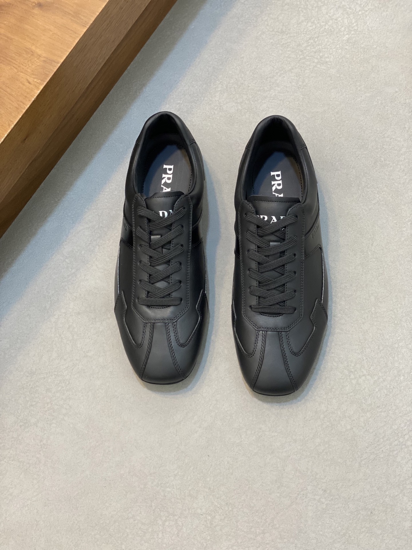 Prada Men's Leather Sneakers, Casual Lace-Up Shoes, Multiple Colors Available 2 i1739901812562 6134 0 0