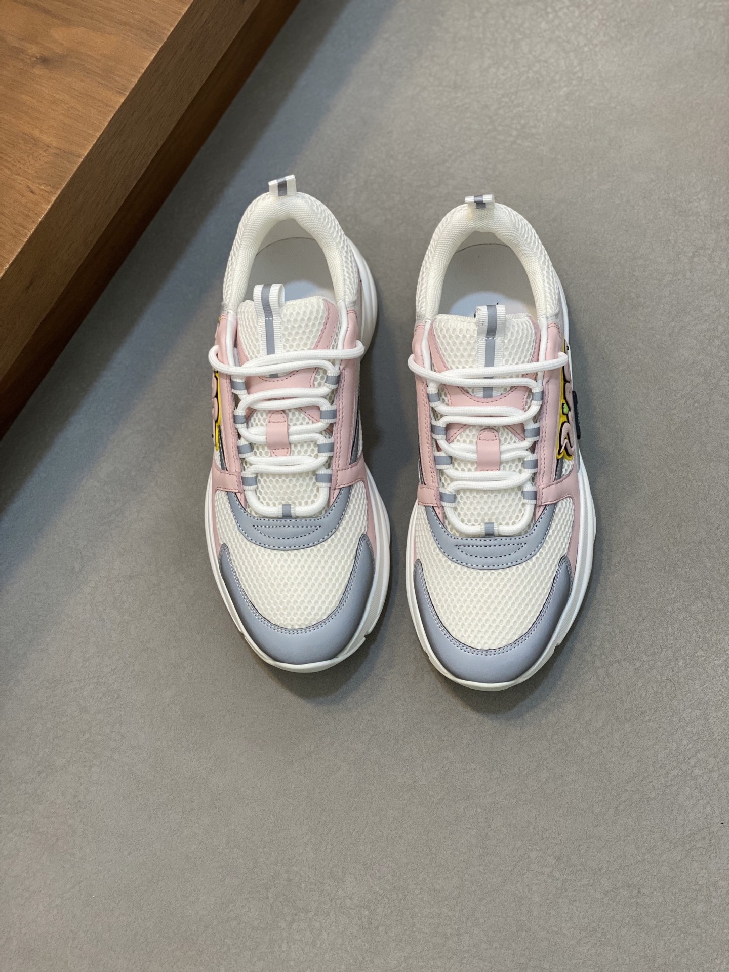 NO:222059,Brand Dior color original color matching, code number 39-44 customized 38.45.46 price Material Dior new casual shoes!  The details of the fashionable layout are impeccable, using cowhide with mesh patchwork to make comfortable and sweat-absorbing mesh. The foot pad feels comfortable and has excellent quality. Dior casual shoes, dior, dior, cowhide19860909品牌Dior 颜色原版配色 码数39-44定做38.45.46 价格 材质迪奥新款休闲鞋！时尚潮流的版面细节无可挑剔采用牛皮搭配网布拼接制作舒适吸汗的网布垫脚脚感舒适品质优越,Dior休闲鞋,dior,dior,cowhide,Men's shoes