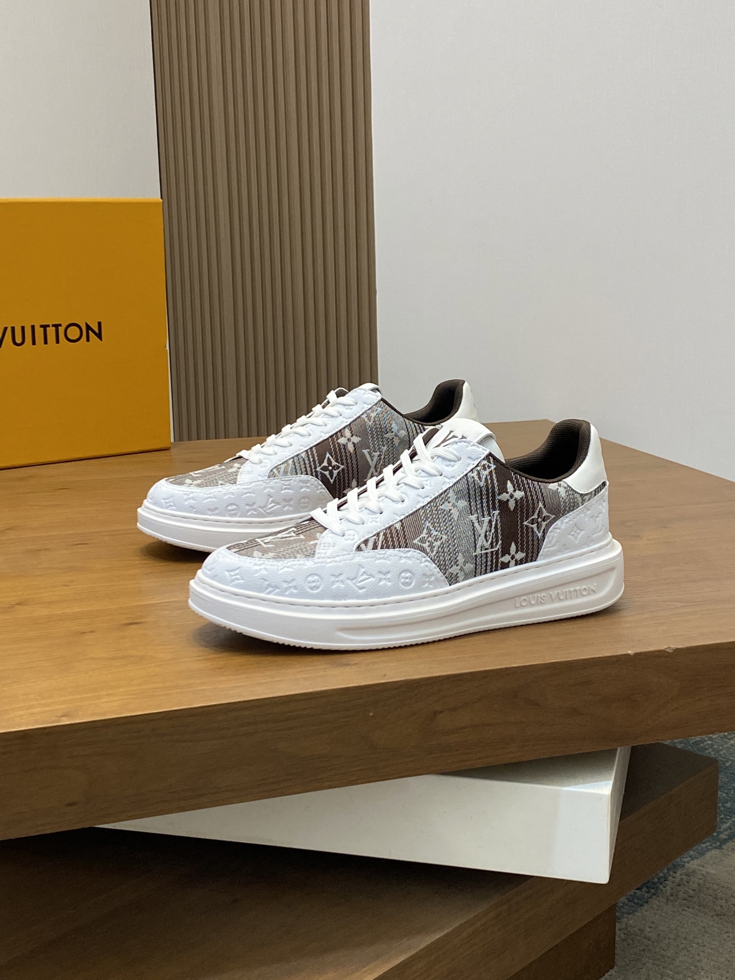 Louis Vuitton Men's High-End Casual Sneakers with Monogram Flower 4 i1741104737654 1989 0 2