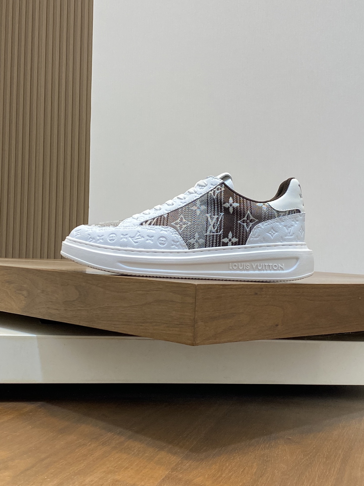 Louis Vuitton Men's High-End Casual Sneakers with Monogram Flower 3 i1741104737743 3618 0 1