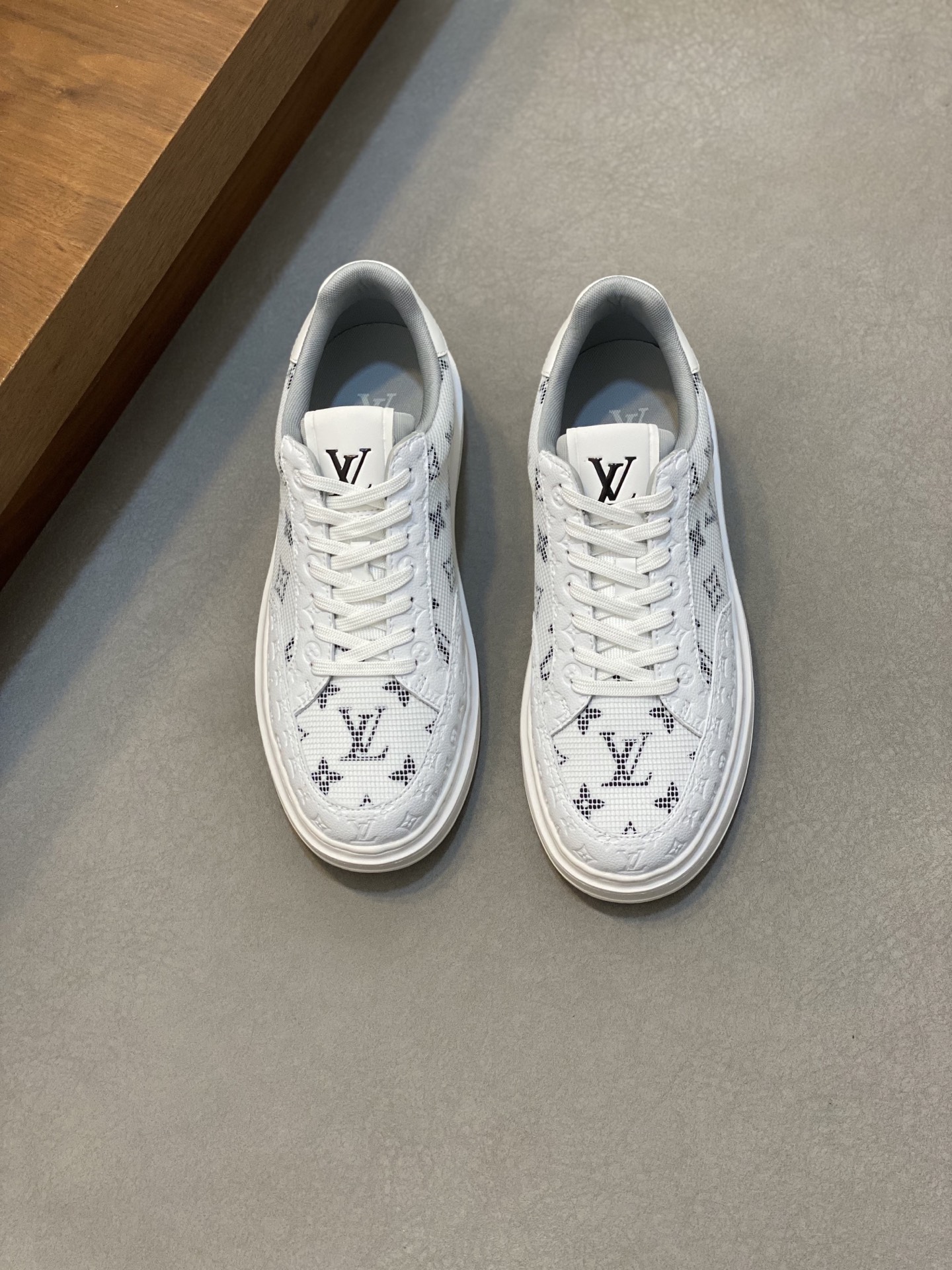 Louis Vuitton Men's White Leather and Canvas Monogram Casual Sneakers