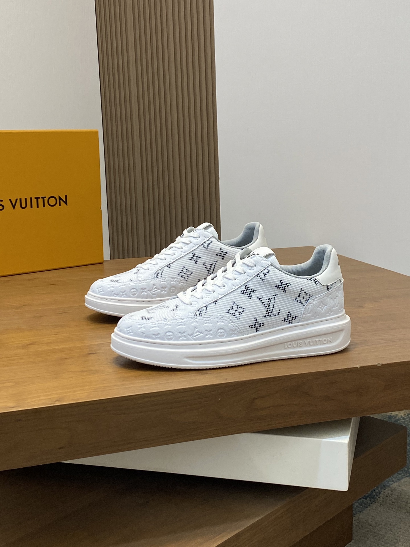 Louis Vuitton Men's White Leather and Canvas Monogram Casual Sneakers 4 i1741104783034 6625 0 2