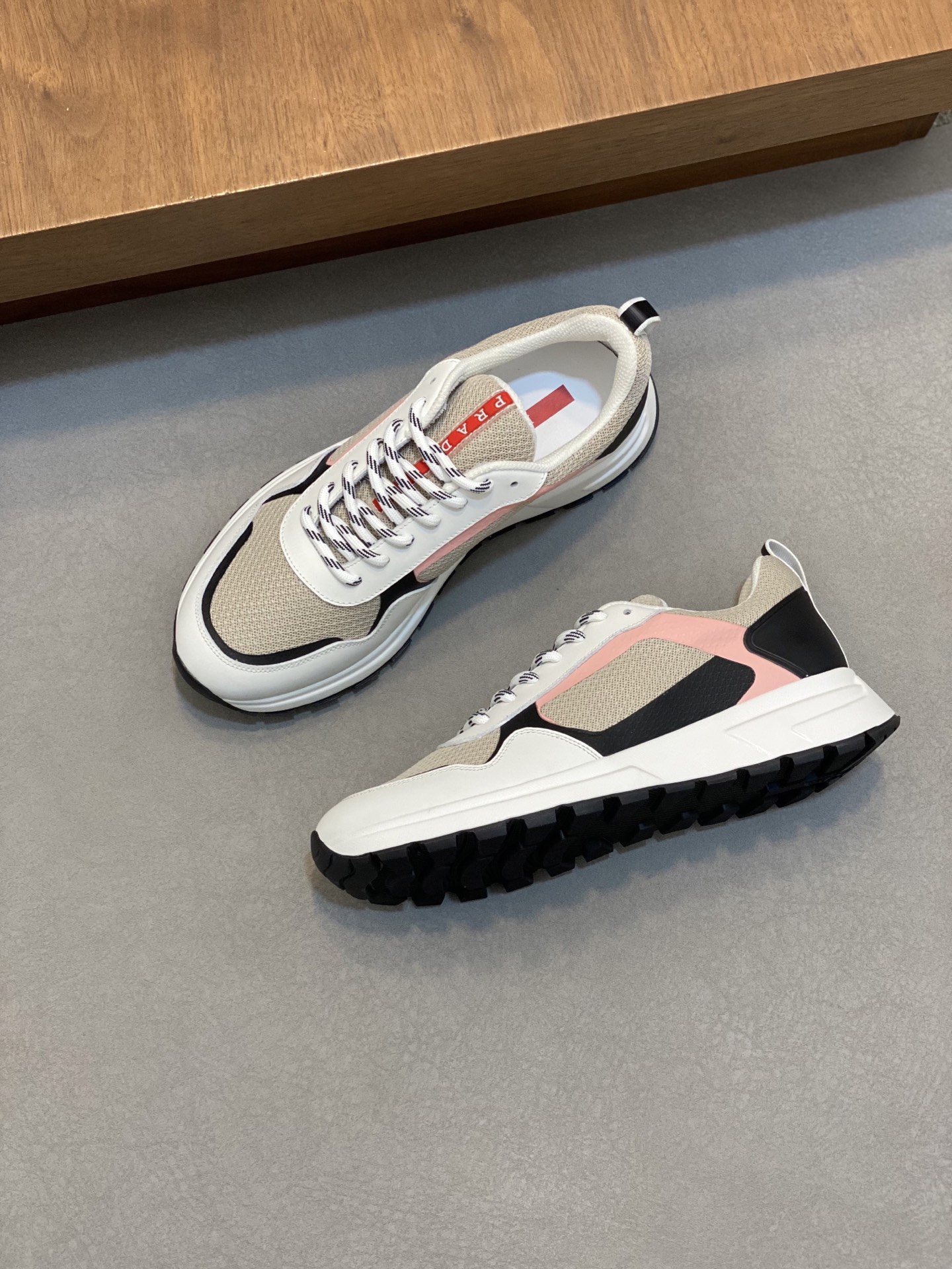 Prada Men's Leather Casual Sneakers - Stylish, Comfortable & Versatile 6 i1741110756846 6526 0 4