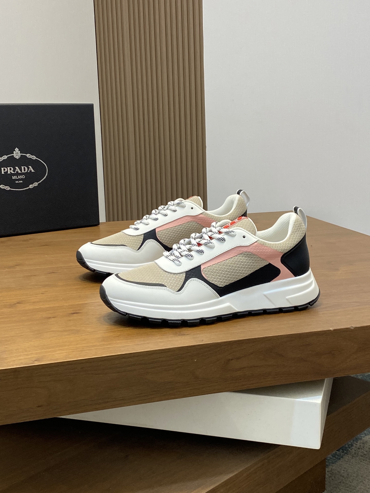 Prada Men's Leather Casual Sneakers - Stylish, Comfortable & Versatile 4 i1741110756903 7086 0 2