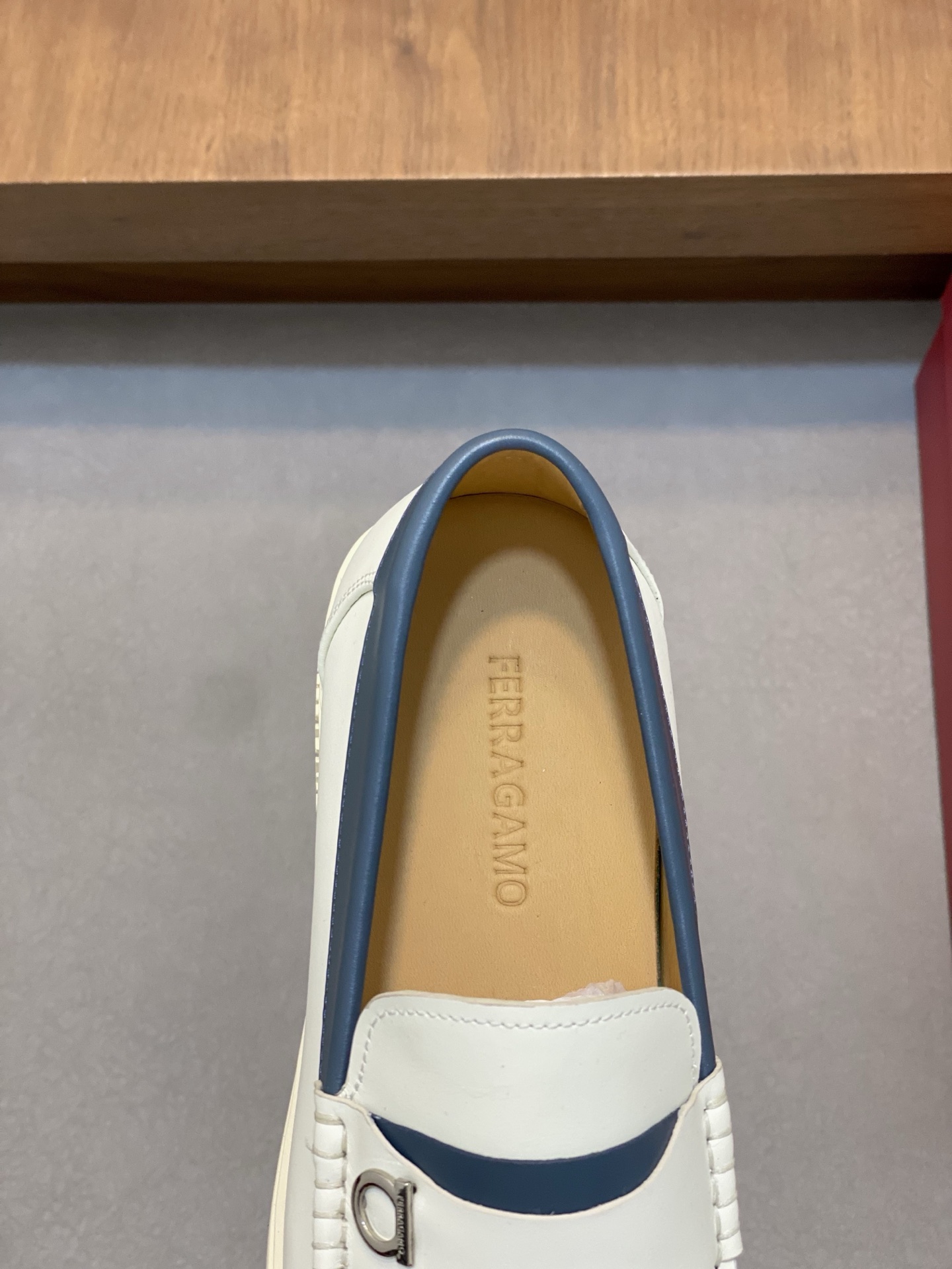 Salvatore Ferragamo Men's Leather Driving Shoes - White, Blue 8 i1741553437885 6244 0 6