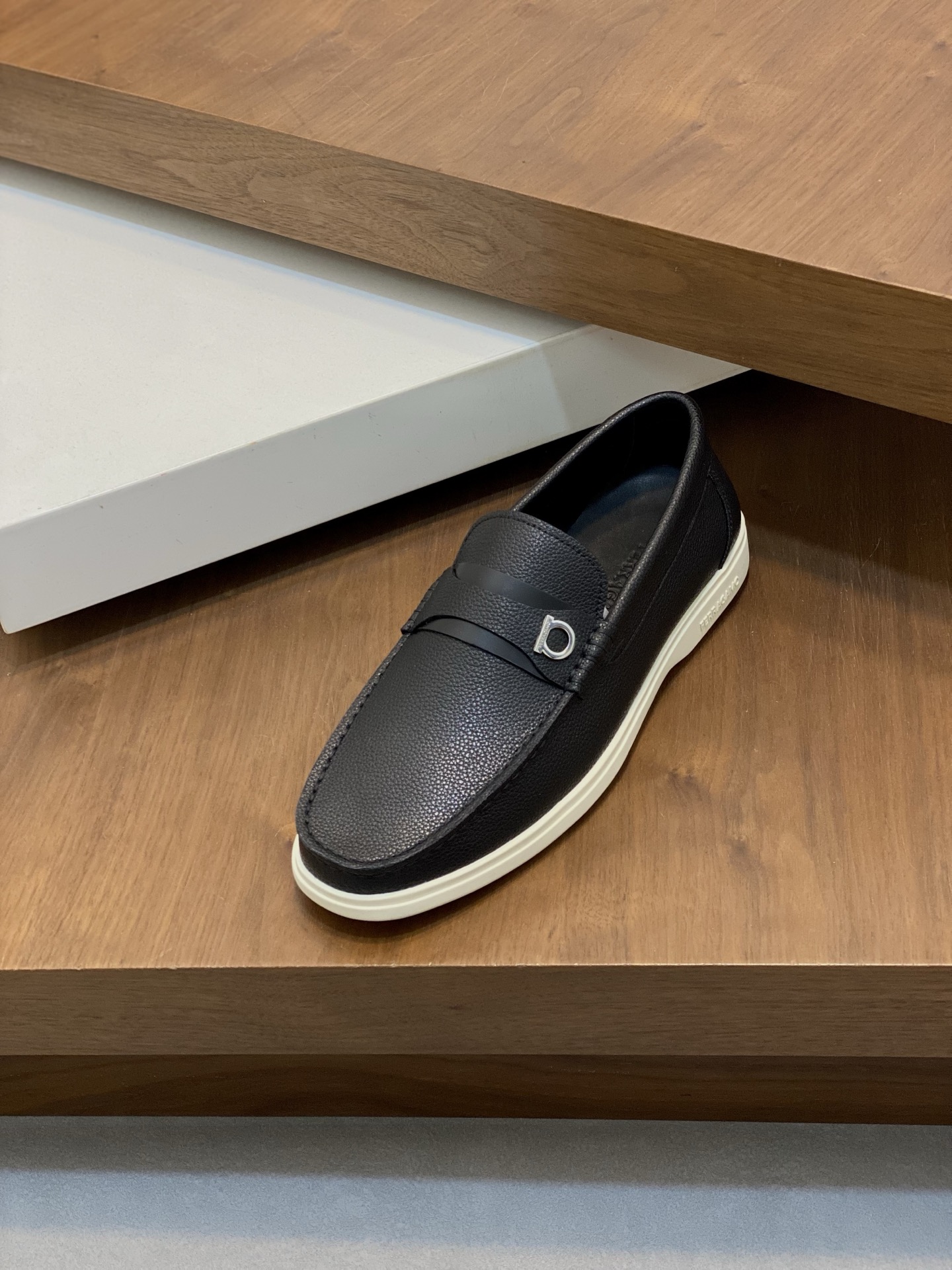 Ferragamo Men's Leather Driving Loafers - Comfortable & Stylish, Sizes 39-44 7 i1741553464985 9537 0 5