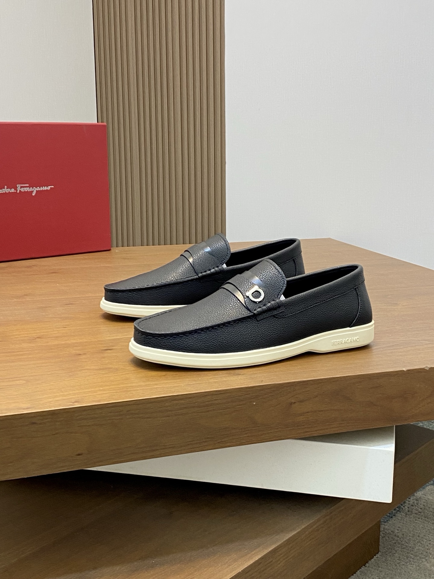 Ferragamo Men's Leather Driving Loafers - Comfortable & Stylish, Sizes 39-44 4 i1741553469330 2007 0 2