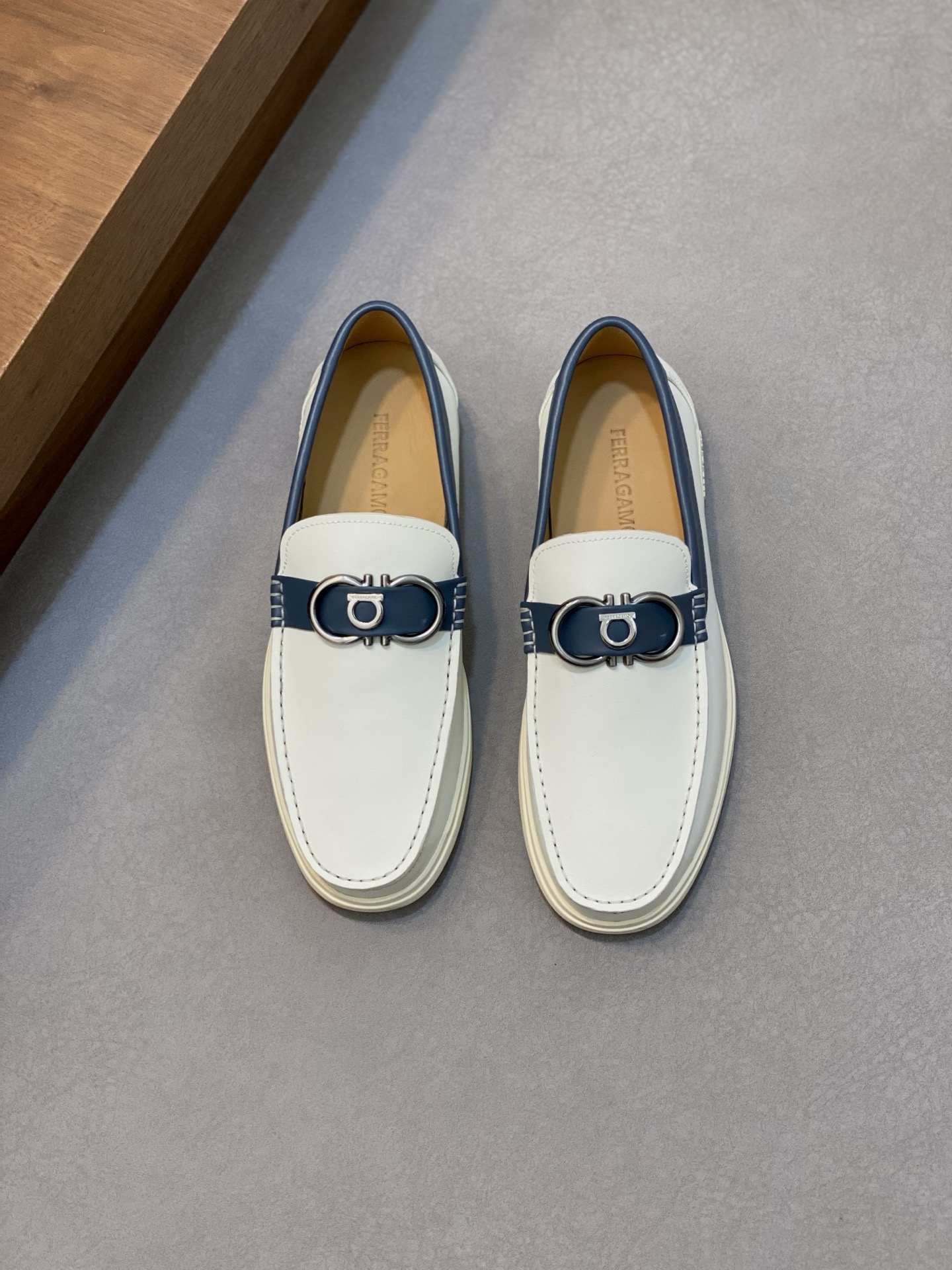 Ferragamo Men's Leather Driving Shoes - Ultimate Comfort & Style (Sizes 39-44) 1 Ferragamo Men's Leather Driving Shoes - Ultimate Comfort & Style (Sizes 39-44)