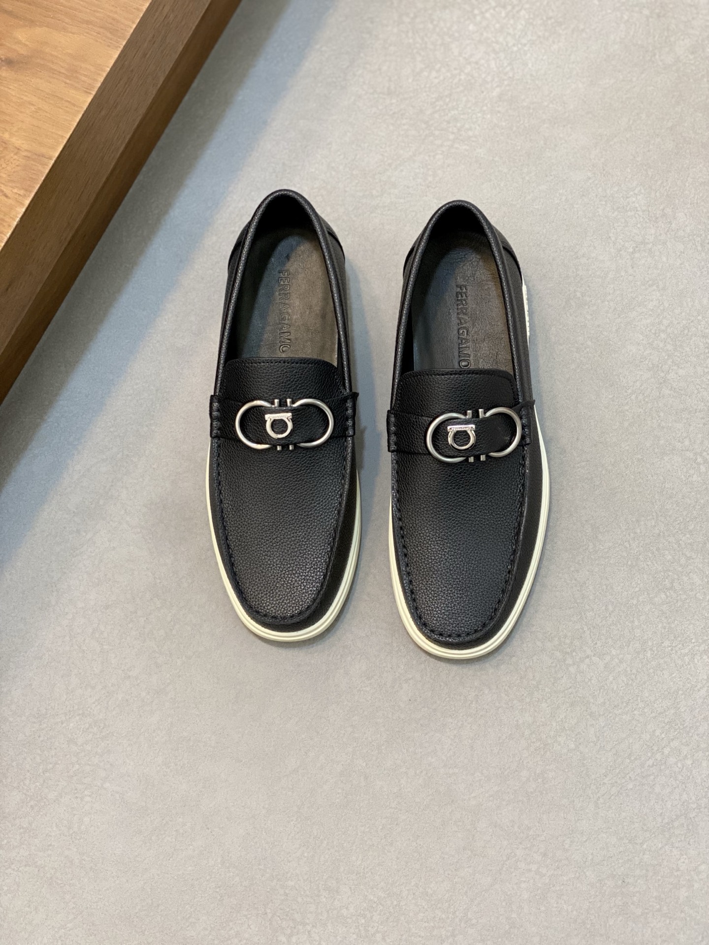 Ferragamo Men's Black Leather Loafers with Metal Buckle, Size 39-44 2 i1741553686492 3659 0 0