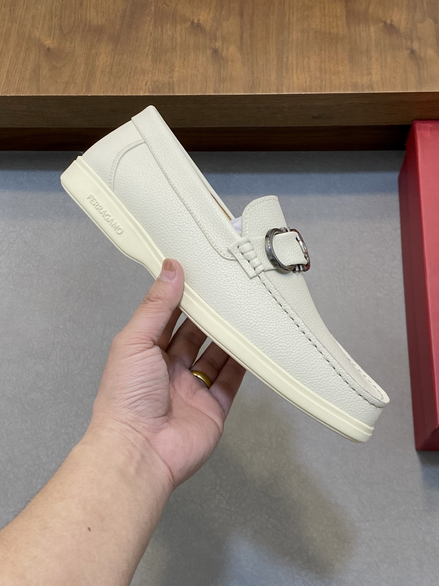 Ferragamo Men's White Leather Driving Shoes with Signature Buckle 5 i1741553739235 2467 0 3