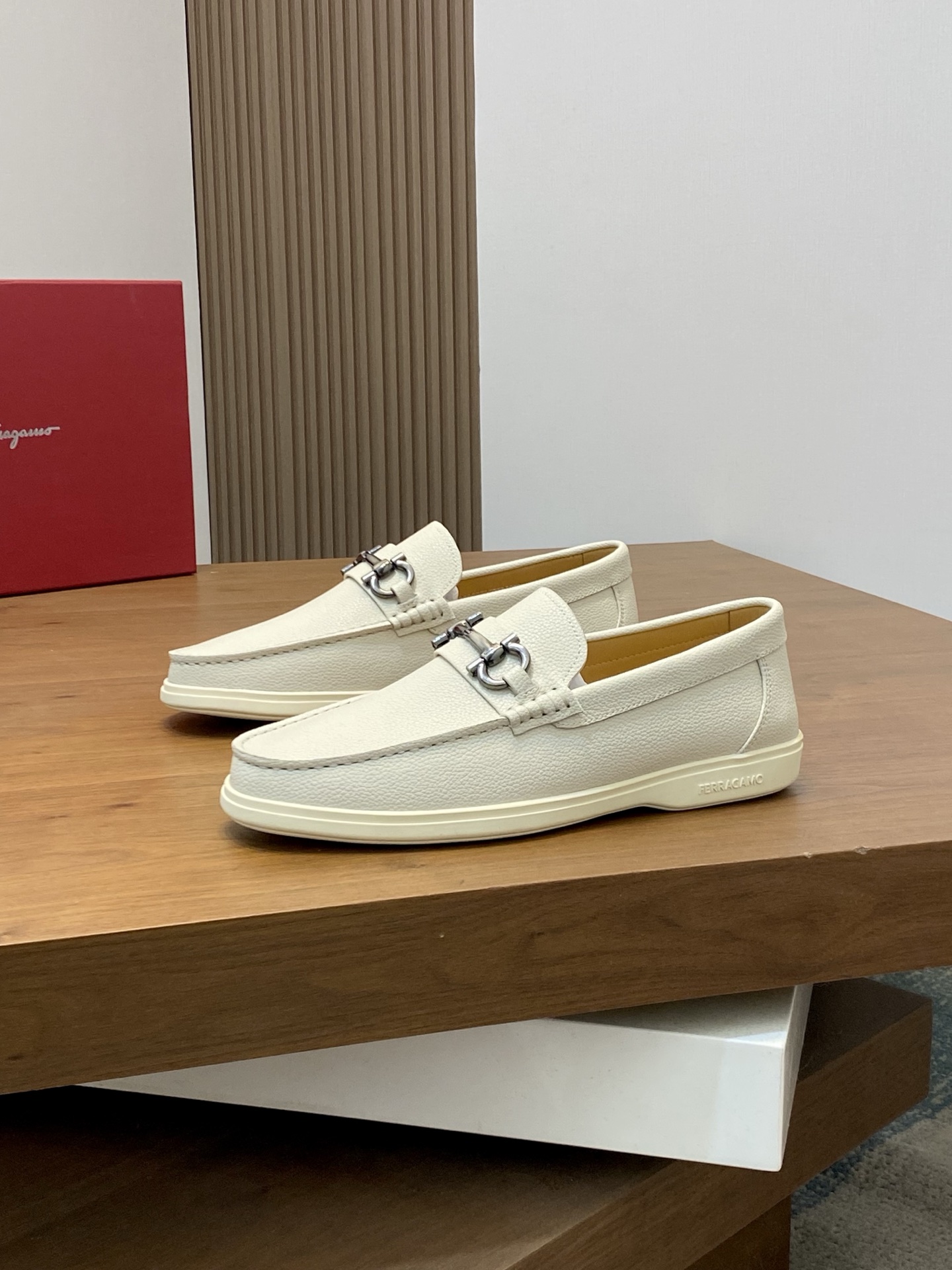 Ferragamo Men's Leather Driving Shoes - Luxurious Comfort, Anti-Slip Sole 4 i1741553910802 2081 0 2