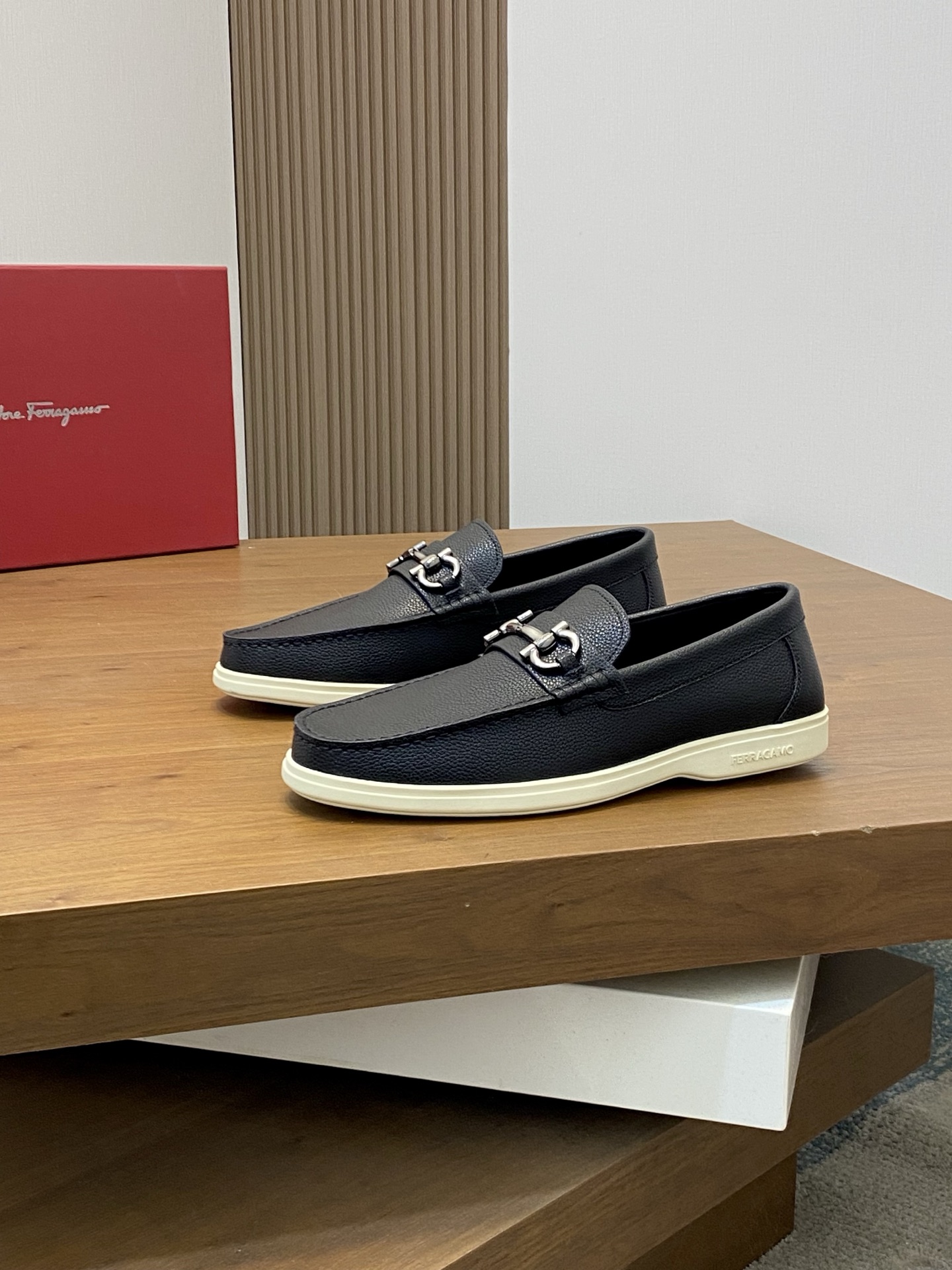 Ferragamo Men's Leather Driving Loafers, Soft and Comfortable Experience 4 i1741553929682 418 0 2