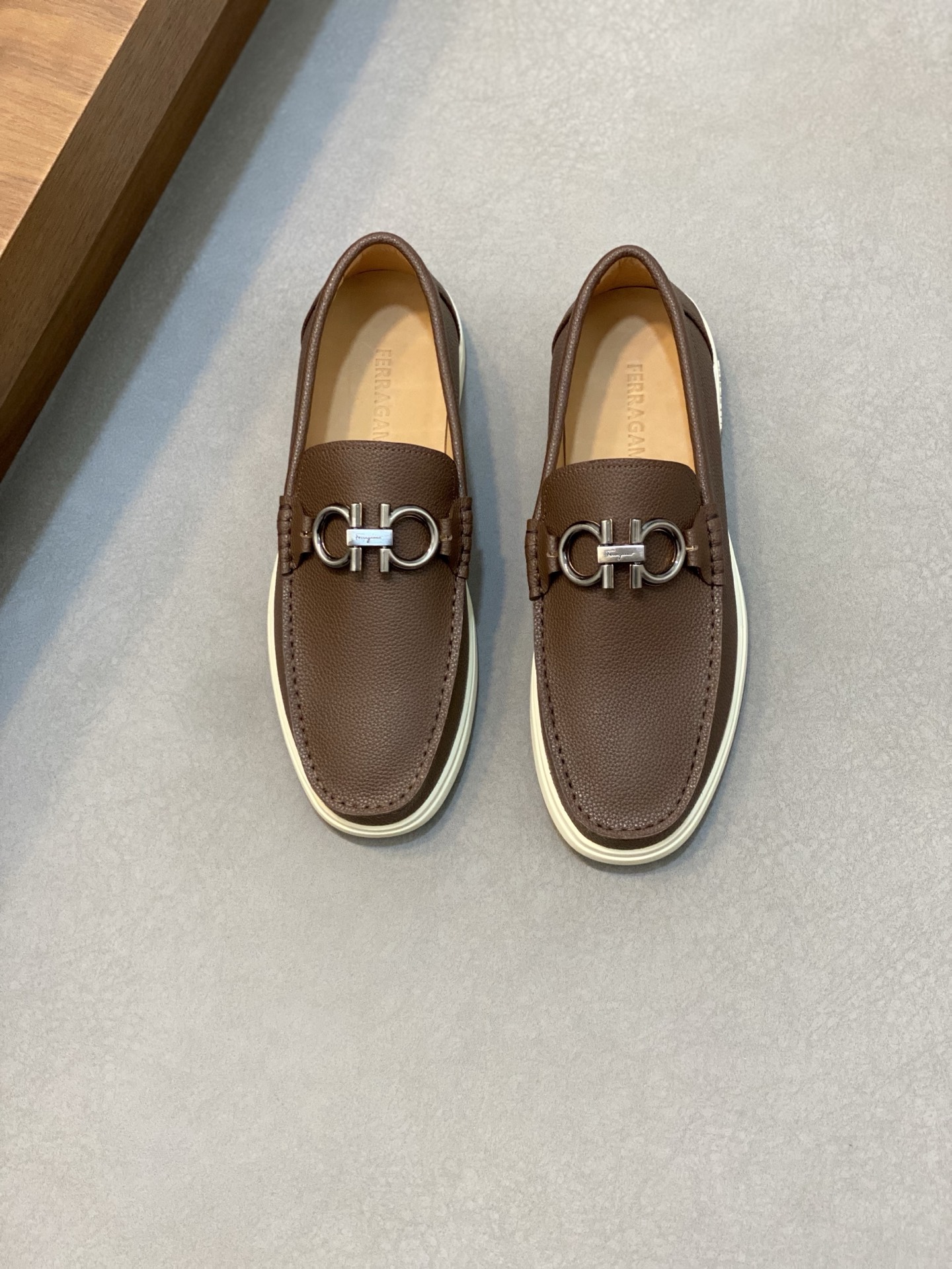 Ferragamo Men's Brown Leather Driving Shoes with Iconic Buckle, Sizes 39-44 1 Ferragamo Men's Brown Leather Driving Shoes with Iconic Buckle, Sizes 39-44