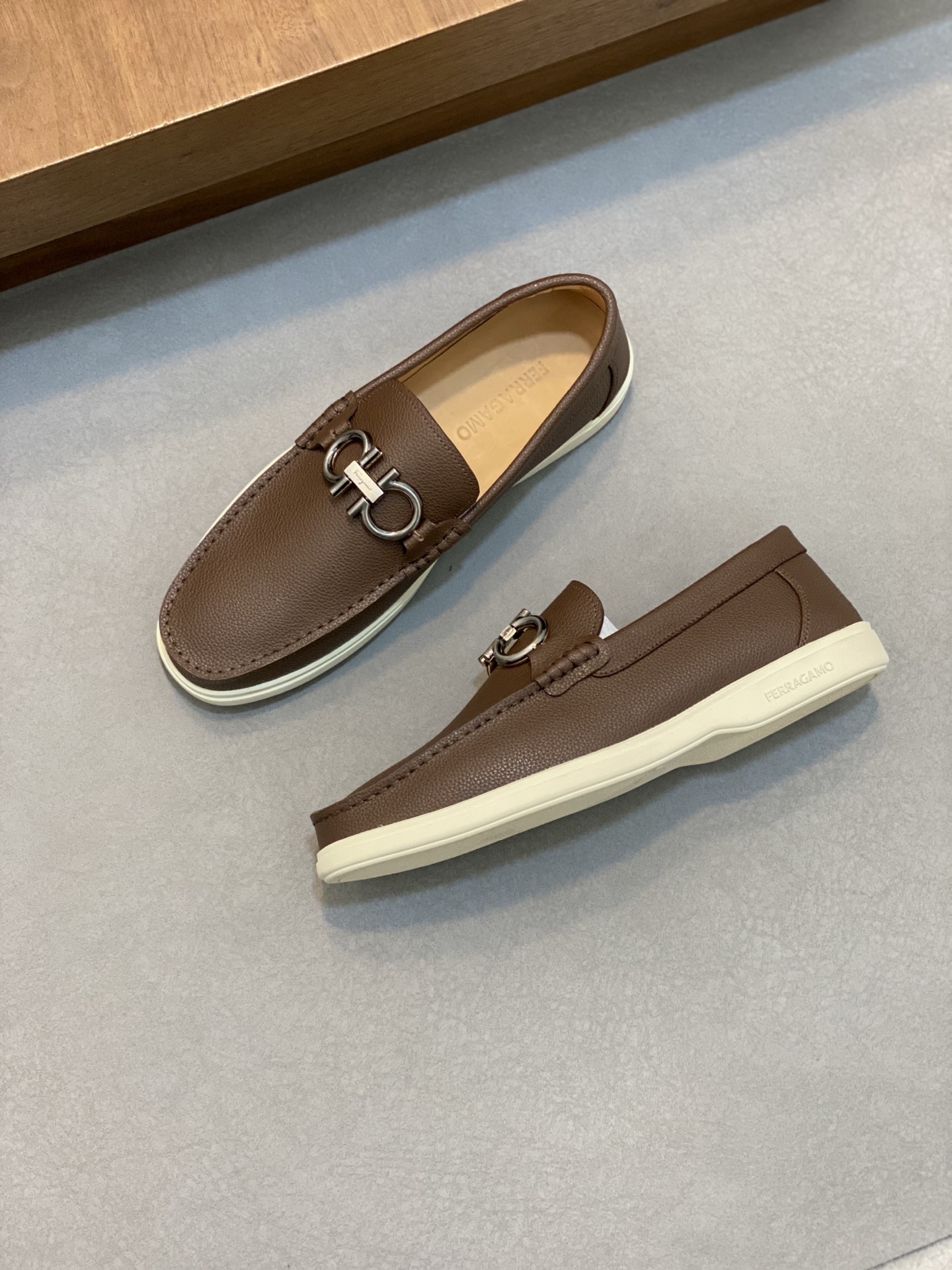 Ferragamo Men's Brown Leather Driving Shoes with Iconic Buckle, Sizes 39-44 6 i1741554013195 4534 0 4