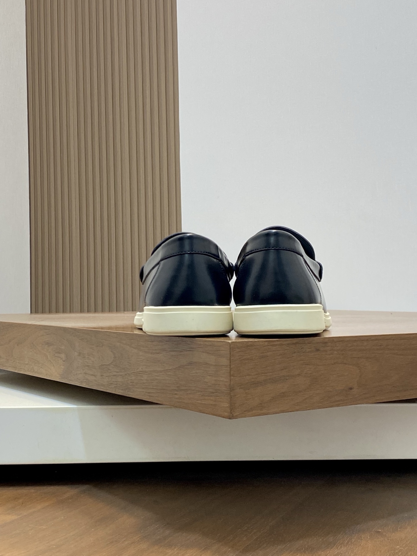 Ferragamo Men's Leather Driving Shoes Comfortable Slip-Ons 9 i1741554028901 2710 0 7