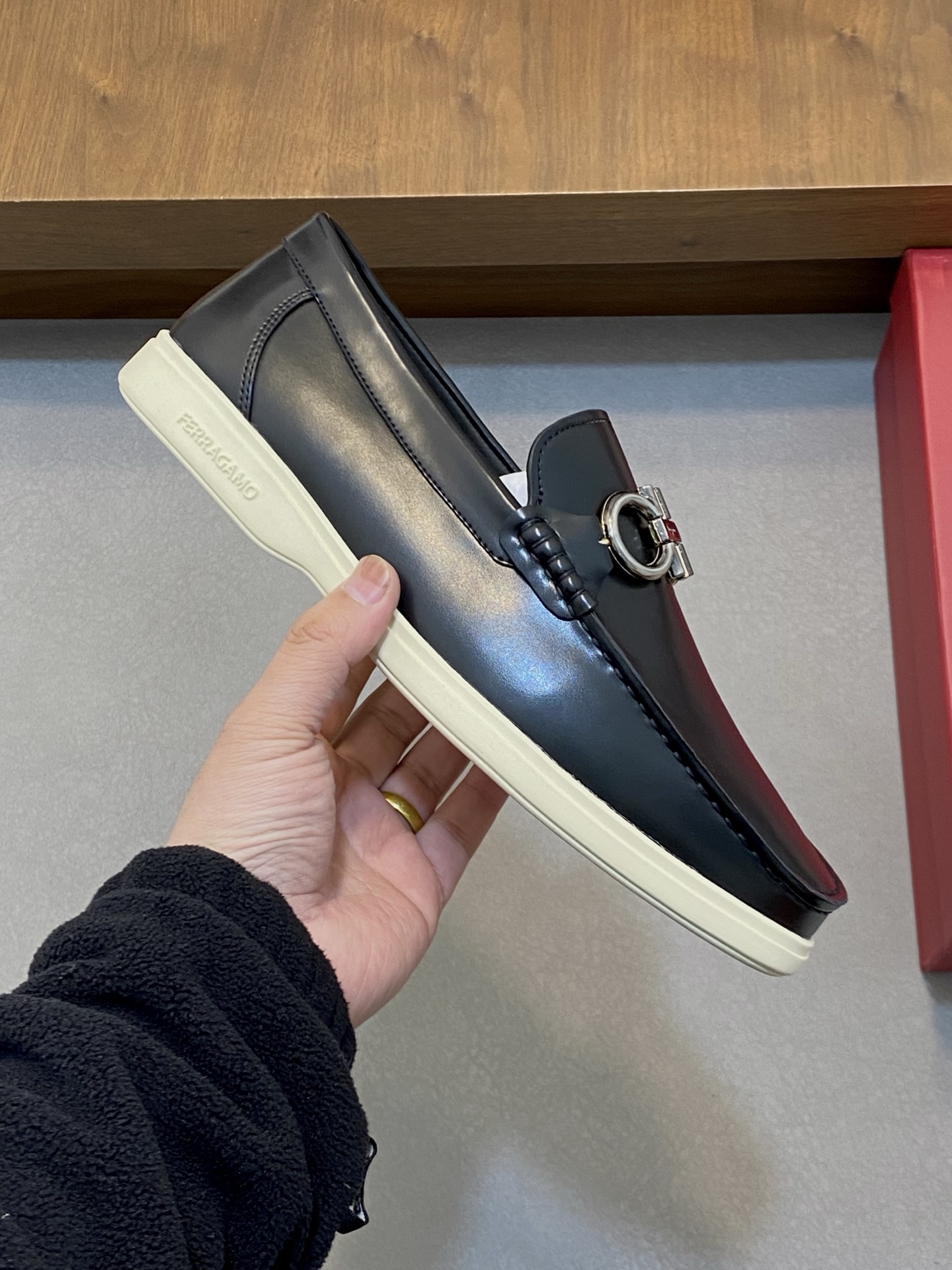 Ferragamo Men's Leather Driving Shoes Comfortable Slip-Ons 5 i1741554029213 5194 0 3