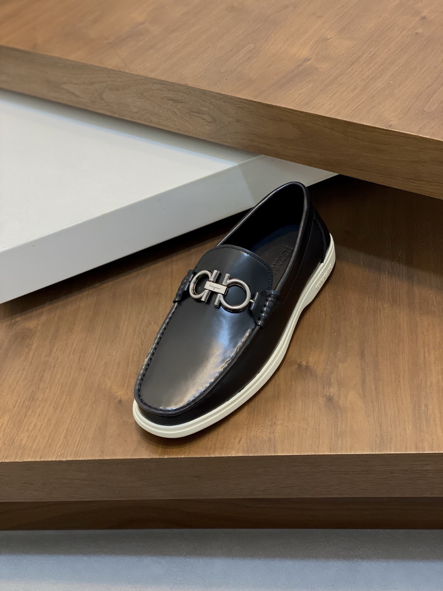 Ferragamo Men's Leather Driving Shoes Comfortable Slip-Ons 7 i1741554029522 2976 0 5