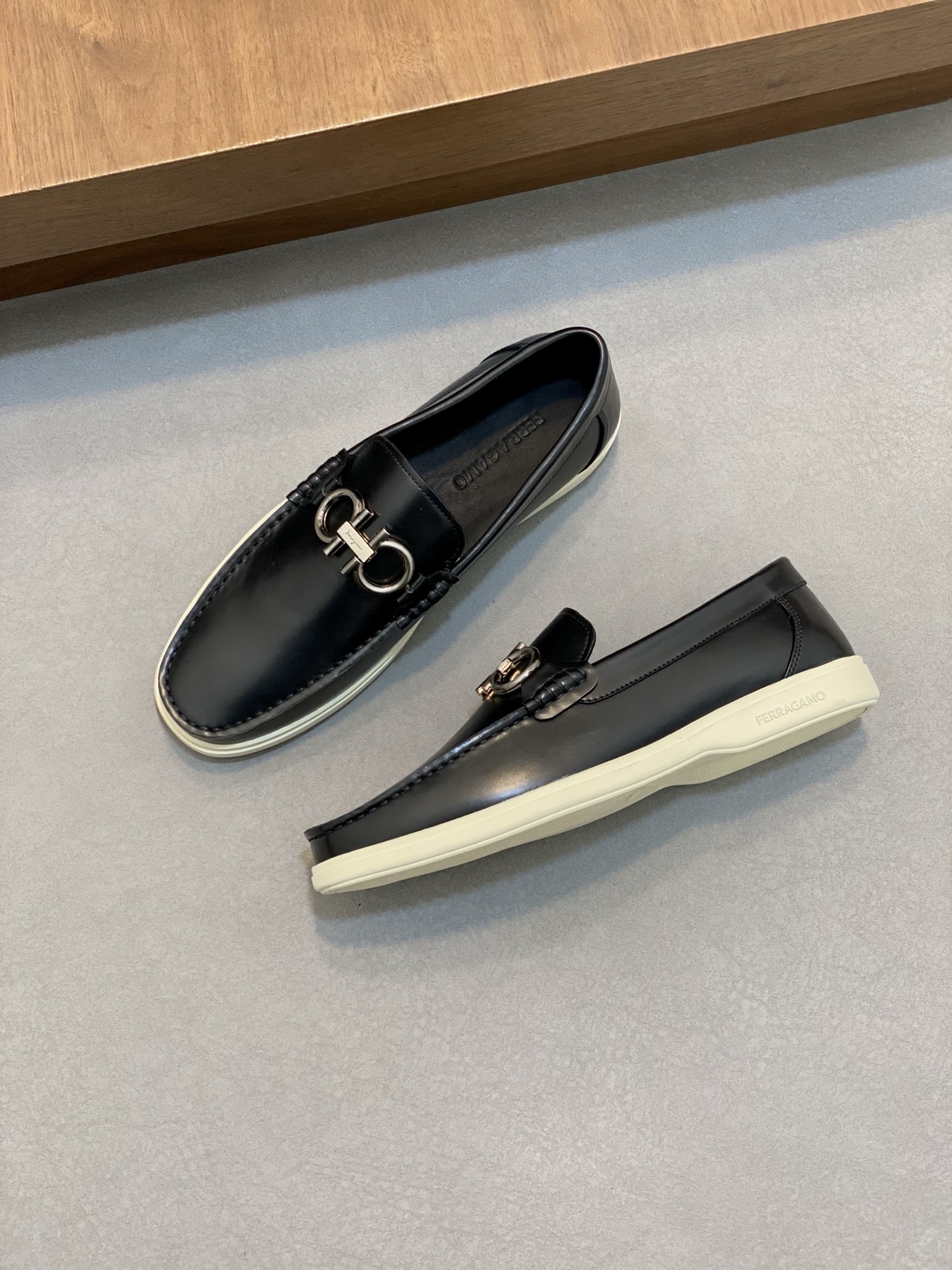 Ferragamo Men's Leather Driving Shoes Comfortable Slip-Ons 6 i1741554032520 525 0 4