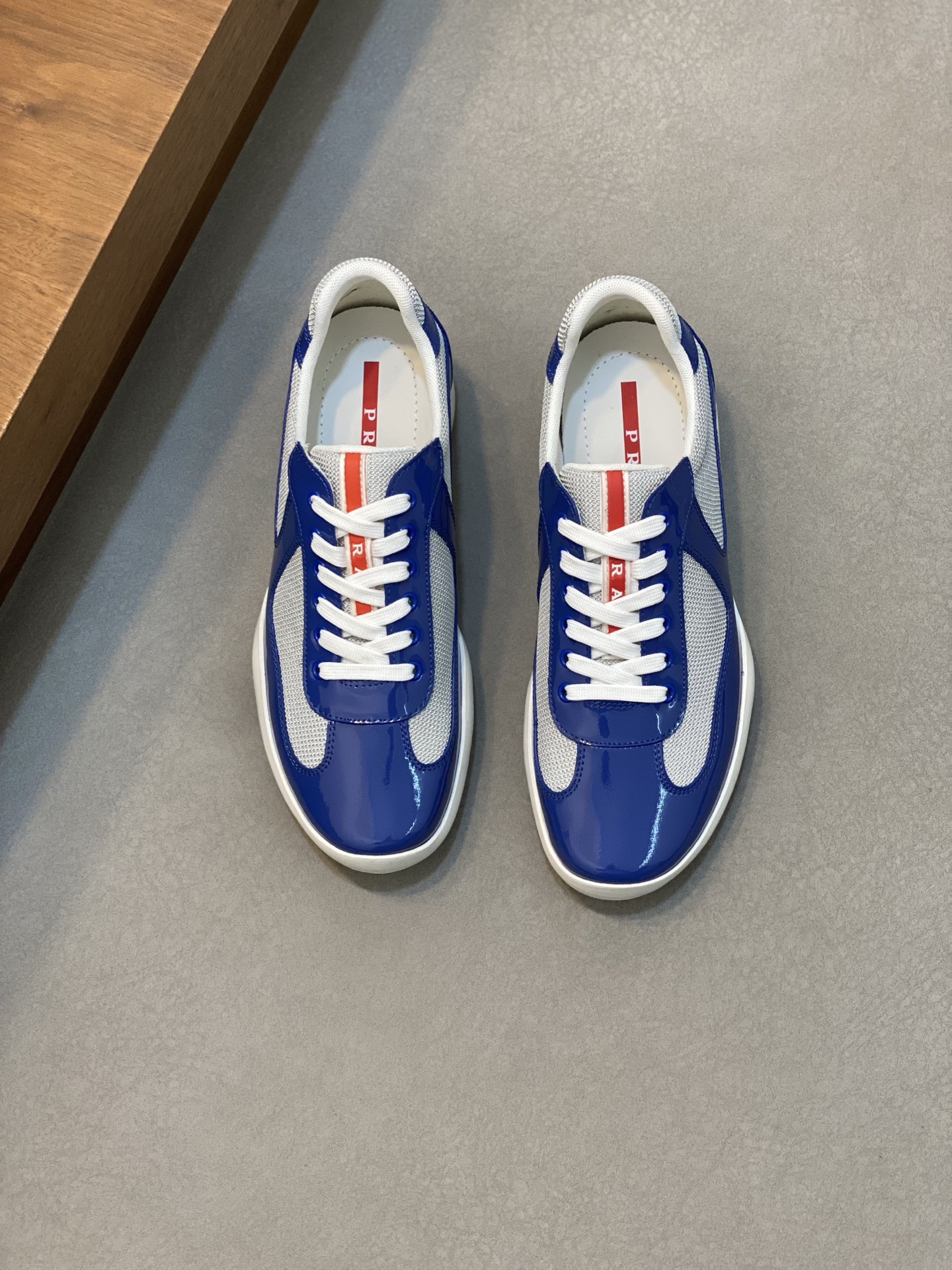 NO:222912,Brand P R A D A Color Original Color Pair Number 39-44 Customized 38.45 Price Material Prada New Product Original Single-Custom Low-top Casual Sports Shoes!  The upper is made of original soft cowhide with breathable mesh mesh lining. The original mold opening sole of cowhide is worth owning. Prada, prada, sneakers, cowhide19860909品牌P R A D A 颜色原版配色 码数39-44定做38.45 价格 材质普拉达新品原单货低帮休闲运动鞋！鞋面采用原版柔软牛皮搭配透气网布网布内里 牛皮垫脚原版开模大底、高品质值得拥有,普拉达,prada,sneakers,cowhide,Men's shoes