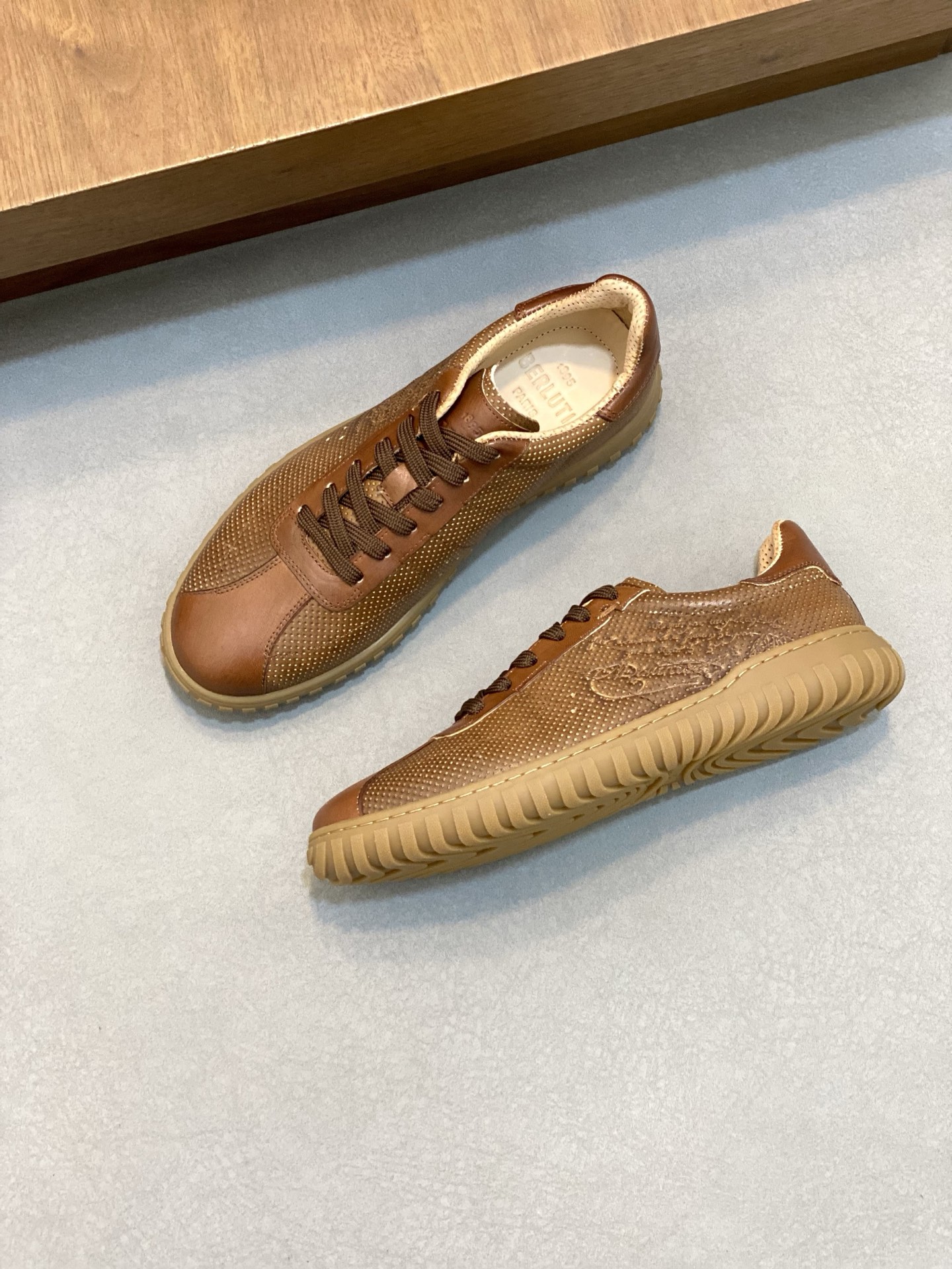 Berluti Men's Handmade Leather Sneakers - Modern Style & Ultimate Comfort 6 i1741709822593 35 0 4