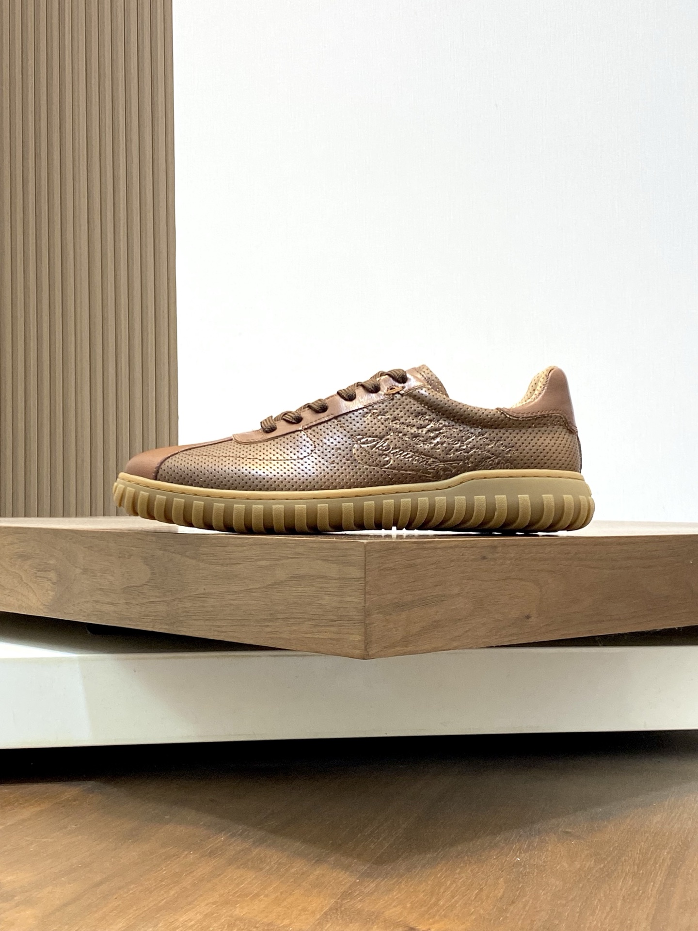 Berluti Men's Handmade Leather Sneakers - Modern Style & Ultimate Comfort 3 i1741709822600 5956 0 1