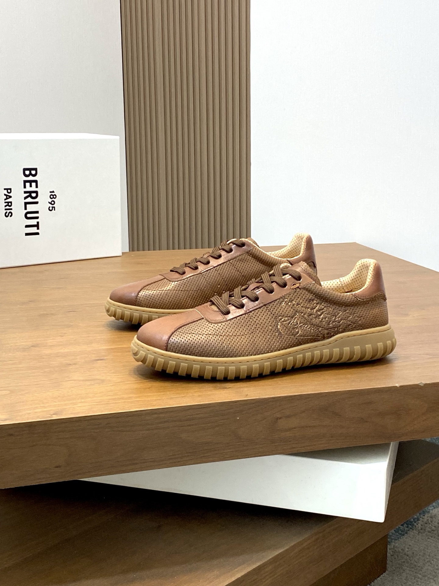 Berluti Men's Handmade Leather Sneakers - Modern Style & Ultimate Comfort 4 i1741709825066 5901 0 2