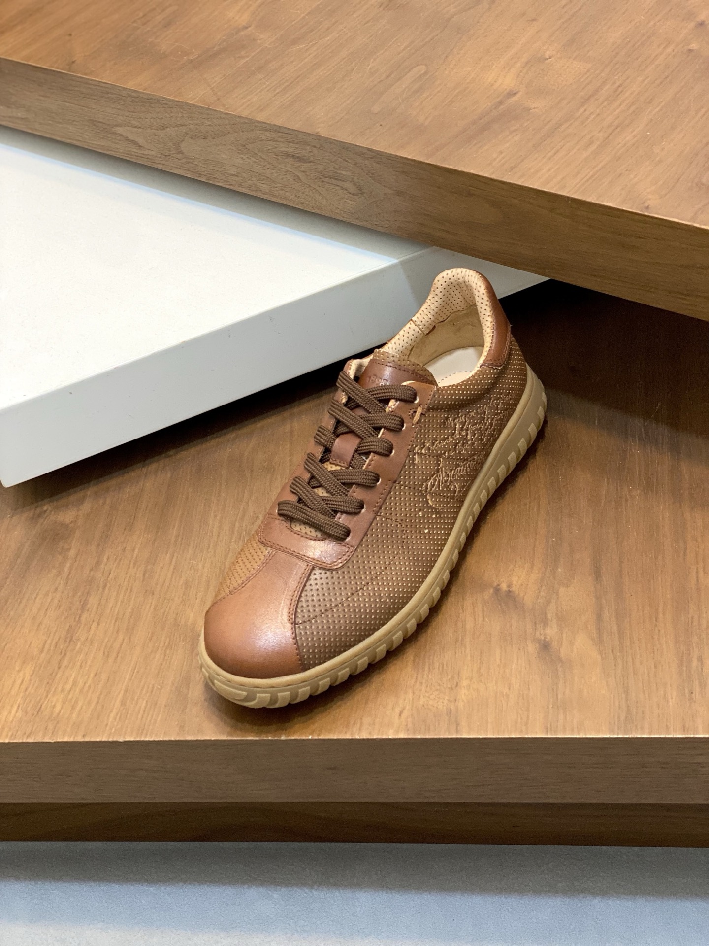 Berluti Men's Handmade Leather Sneakers - Modern Style & Ultimate Comfort 7 i1741709825133 8253 0 5