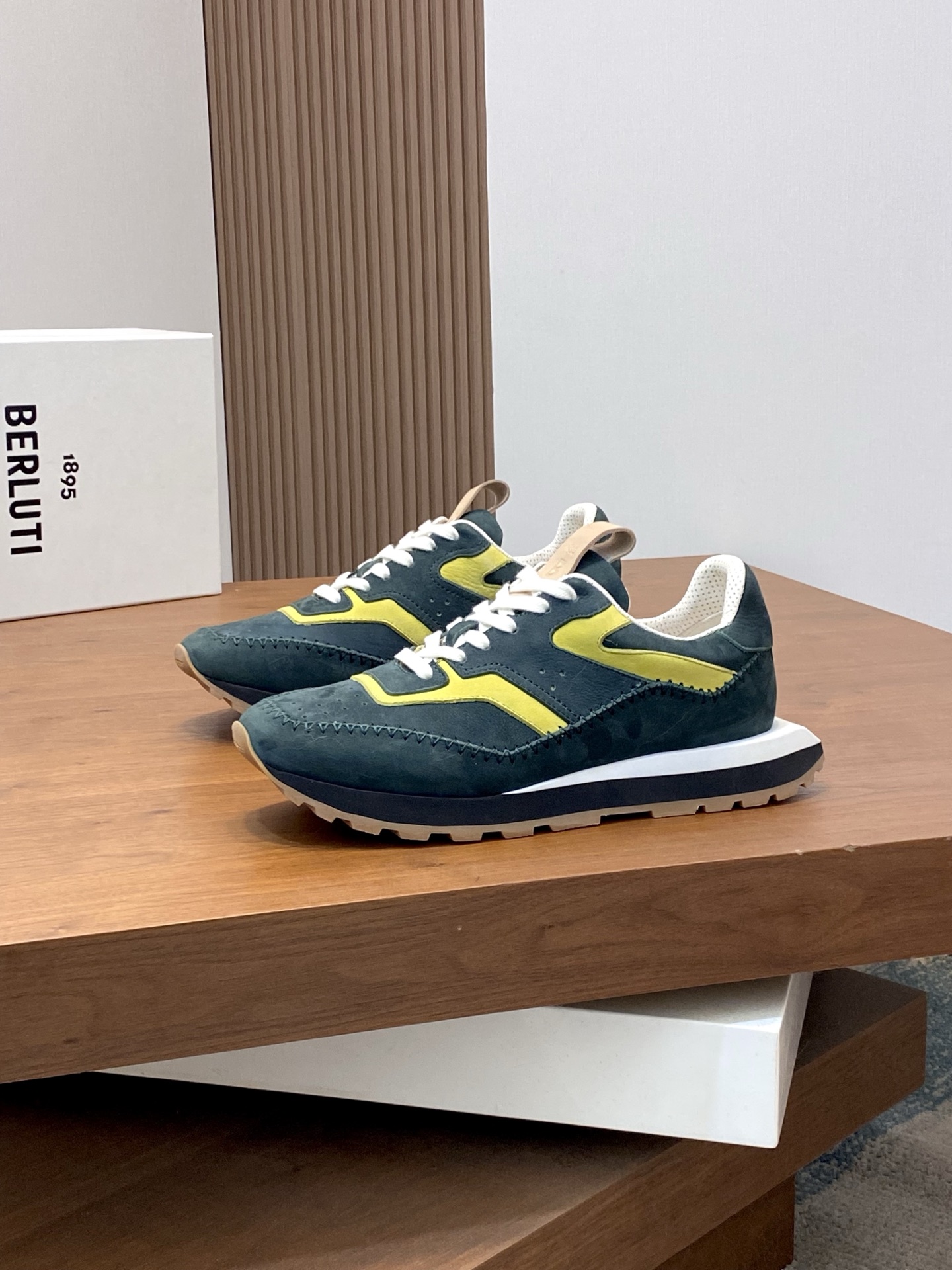 Nuevos zapatos Berluti Bruti para hombre Muy trabajados Puramente hechos a mano Este zapato excepcio