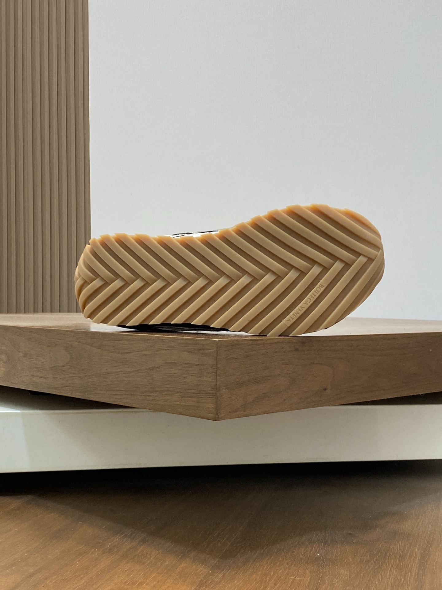 Bottega Veneta Orbit Sneakers Couple Casual Shoes Millennial Retro Style 10 i1741845935001 637 0 8