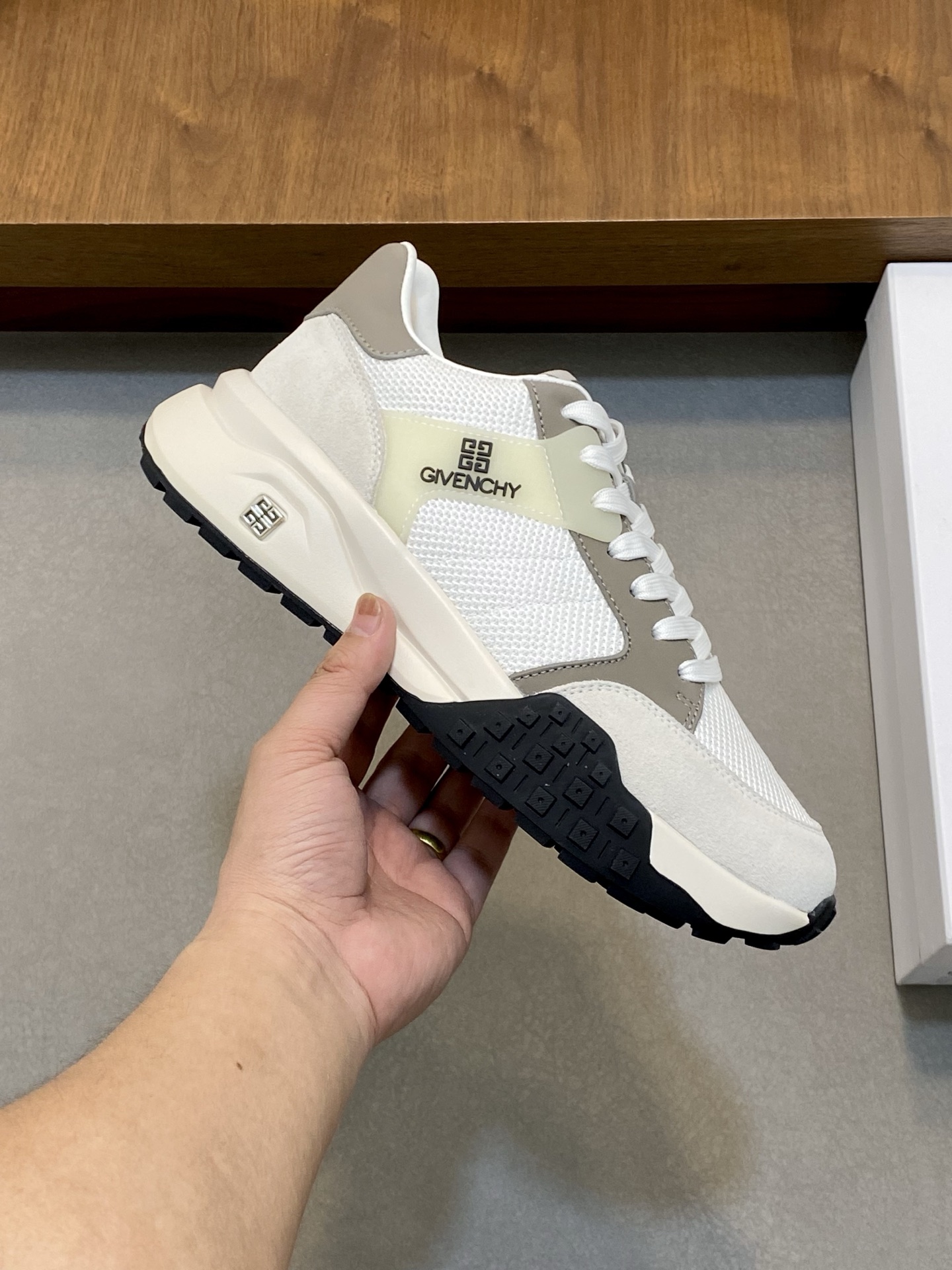 Giv 1 Men's White Thickened Sole Height Increasing Casual Sneakers 5 i1742141676929 4693 0 3