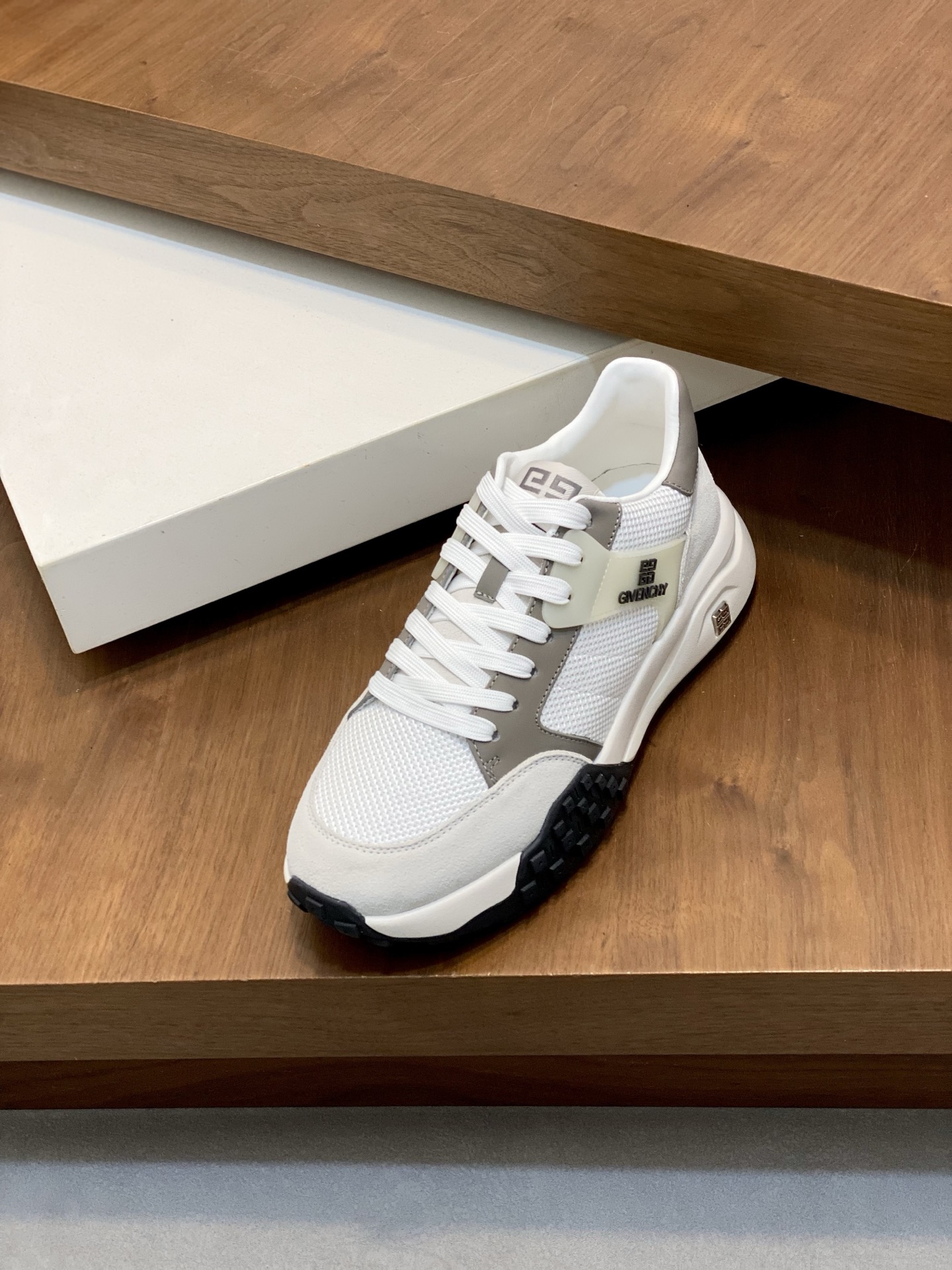 Giv 1 Men's White Thickened Sole Height Increasing Casual Sneakers 7 i1742141683216 1500 0 5