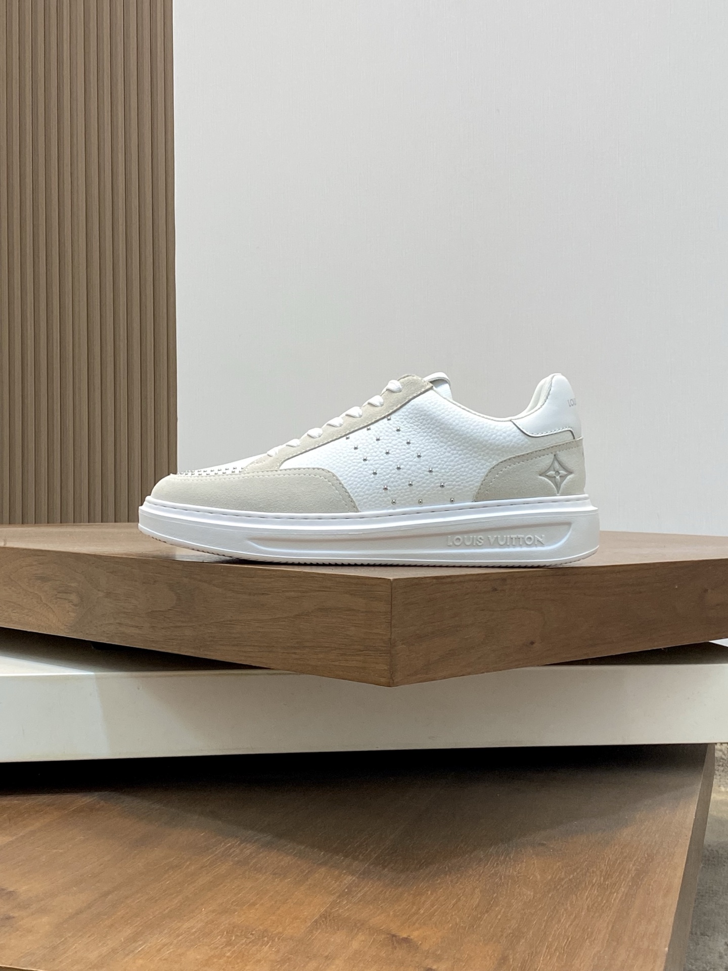 Men's Louis Vuitton Casual Sneakers in White Leather with Monogram Detail 3 i1742141947632 1384 0 1