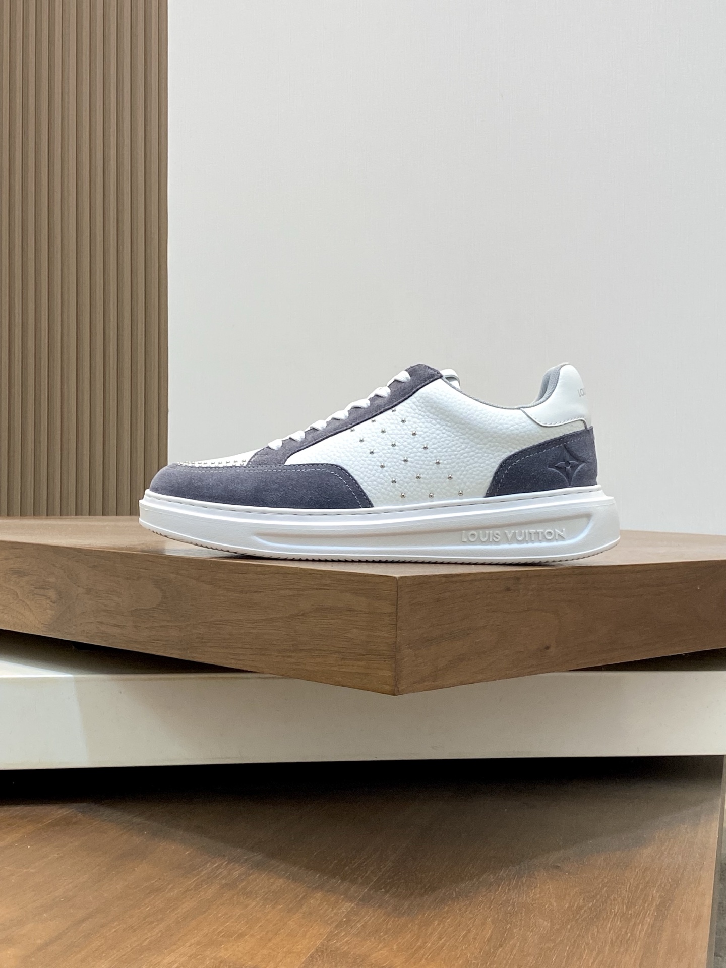 Louis Vuitton Men's White Leather Casual Sneakers with Monogram Detail 3 i1742142025096 2732 0 1