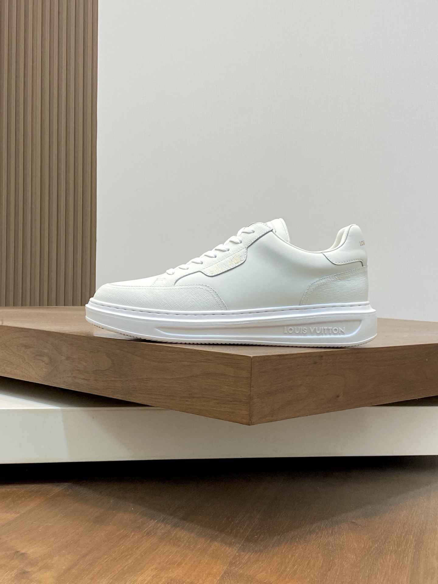 Louis Vuitton Men's White Leather Casual Sneakers with Monogram Detail 3 i1742142323121 1617 0 1