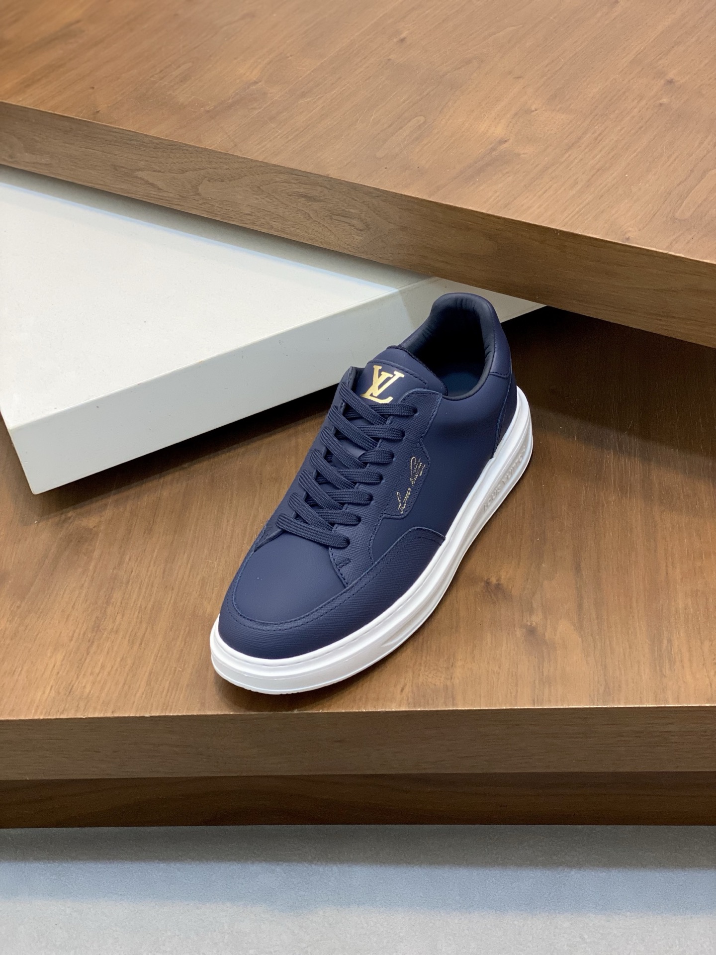 Louis Vuitton Men's Blue Leather Sneakers Comfortable & Durable 7 i1742142341610 5437 0 5