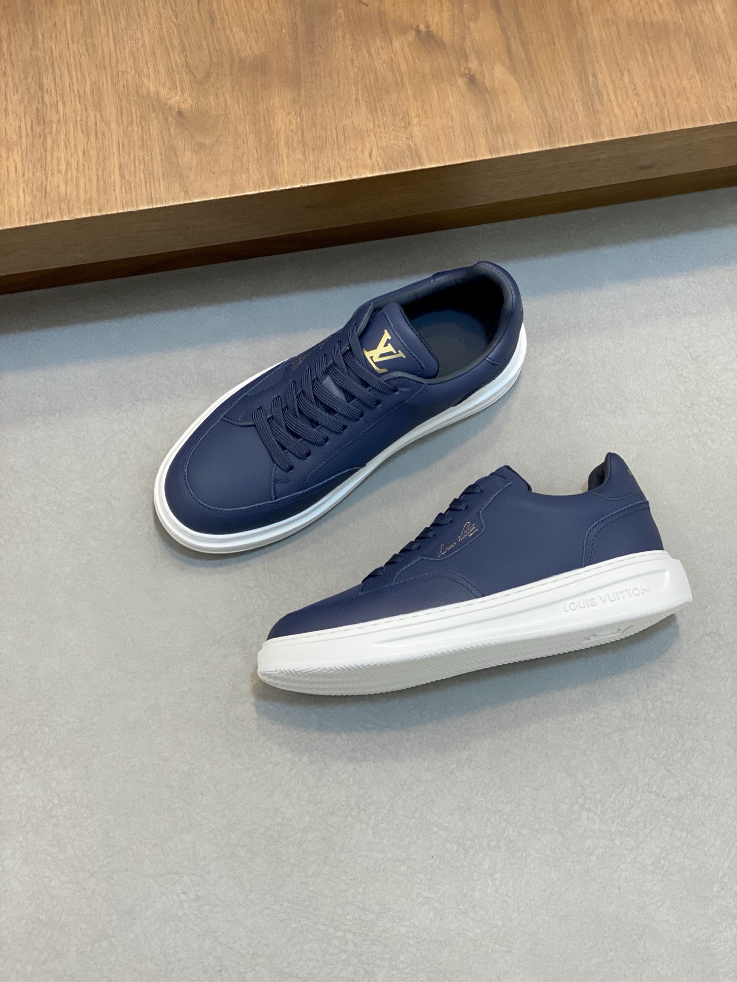 Louis Vuitton Men's Blue Leather Sneakers Comfortable & Durable 6 i1742142343769 7548 0 4