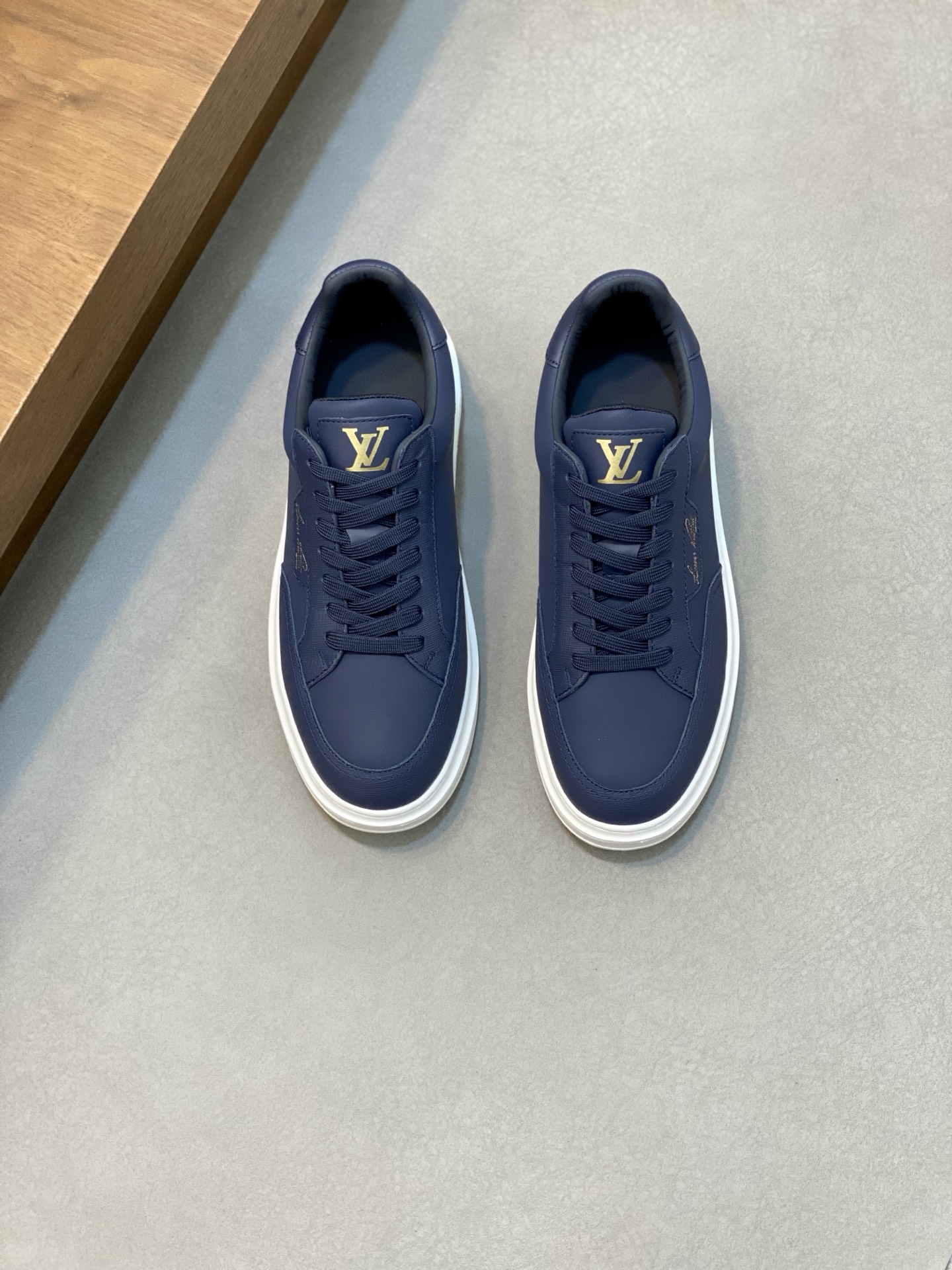 Louis Vuitton Men's Blue Leather Sneakers Comfortable & Durable 2 i1742142343856 9499 0 0