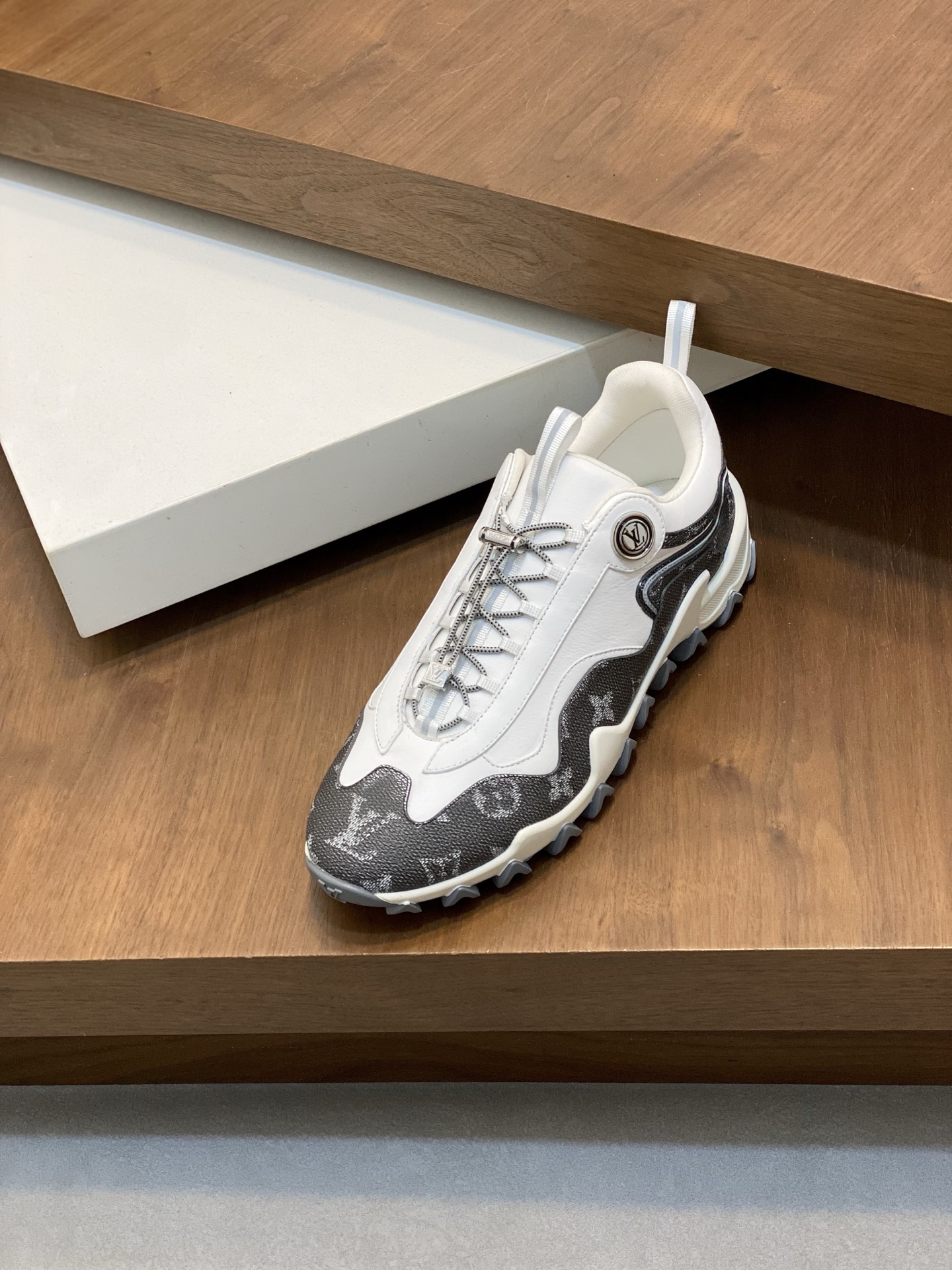 Louis Vuitton Rush Sneakers Outdoor Casual Running Shoes - Luxury Design 7 i1742142697441 7835 0 5