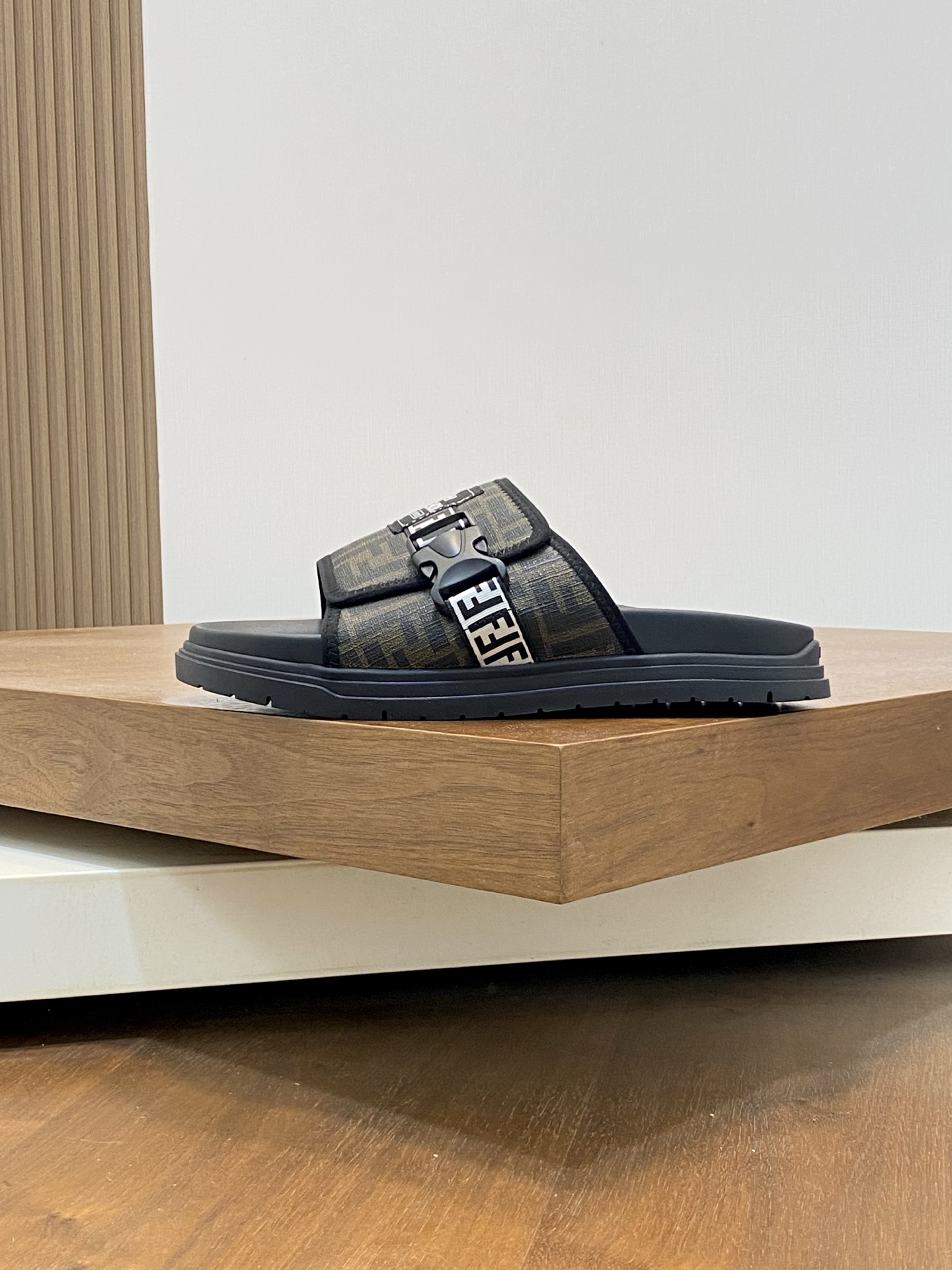 Fendi Monster Slides: Comfortable & Stylish Summer Essential (Sizes 39-44) 3 i1742228429085 8873 0 1