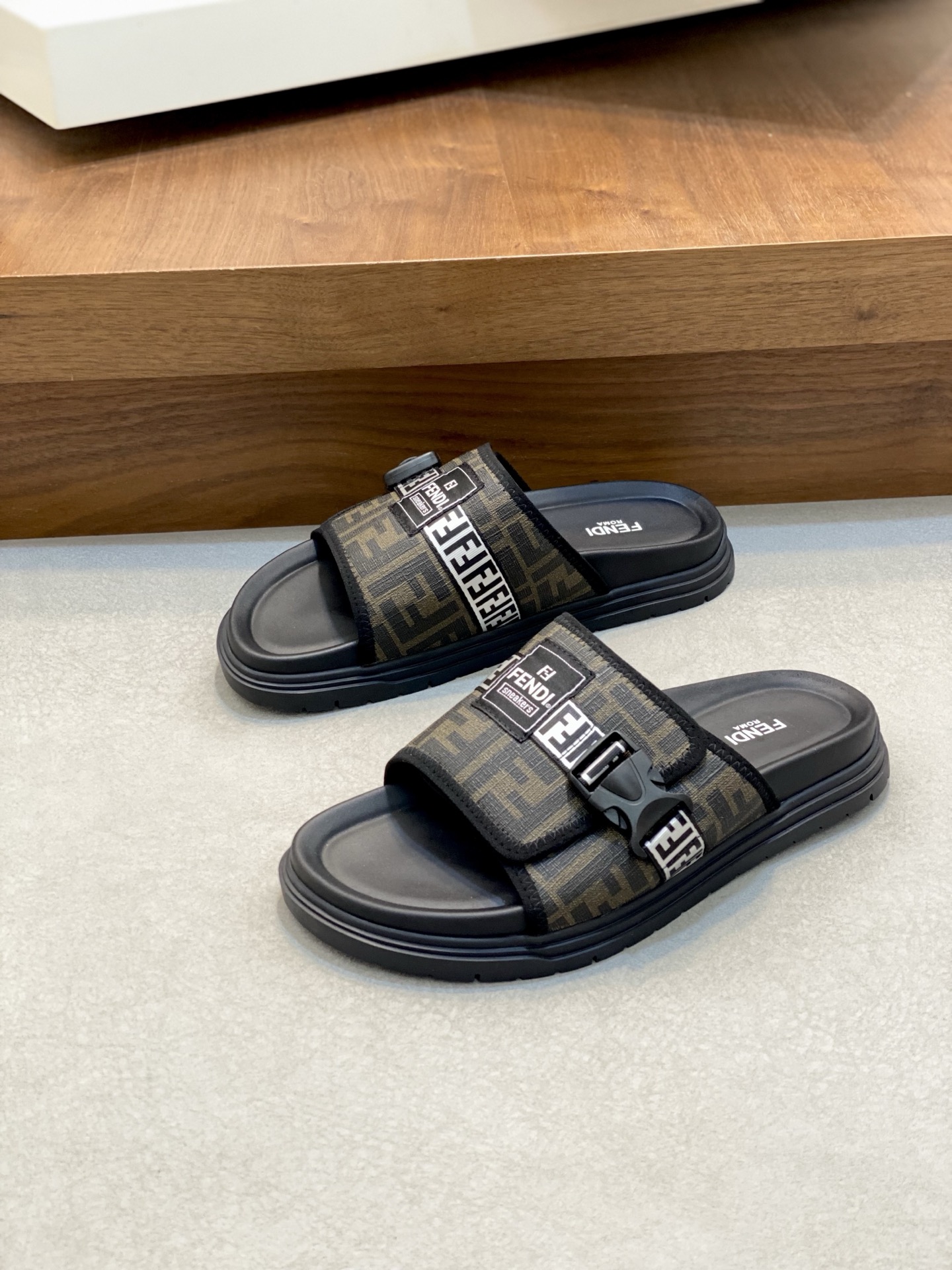 Fendi Monster Slides: Comfortable & Stylish Summer Essential (Sizes 39-44) 4 i1742228430679 8662 0 2