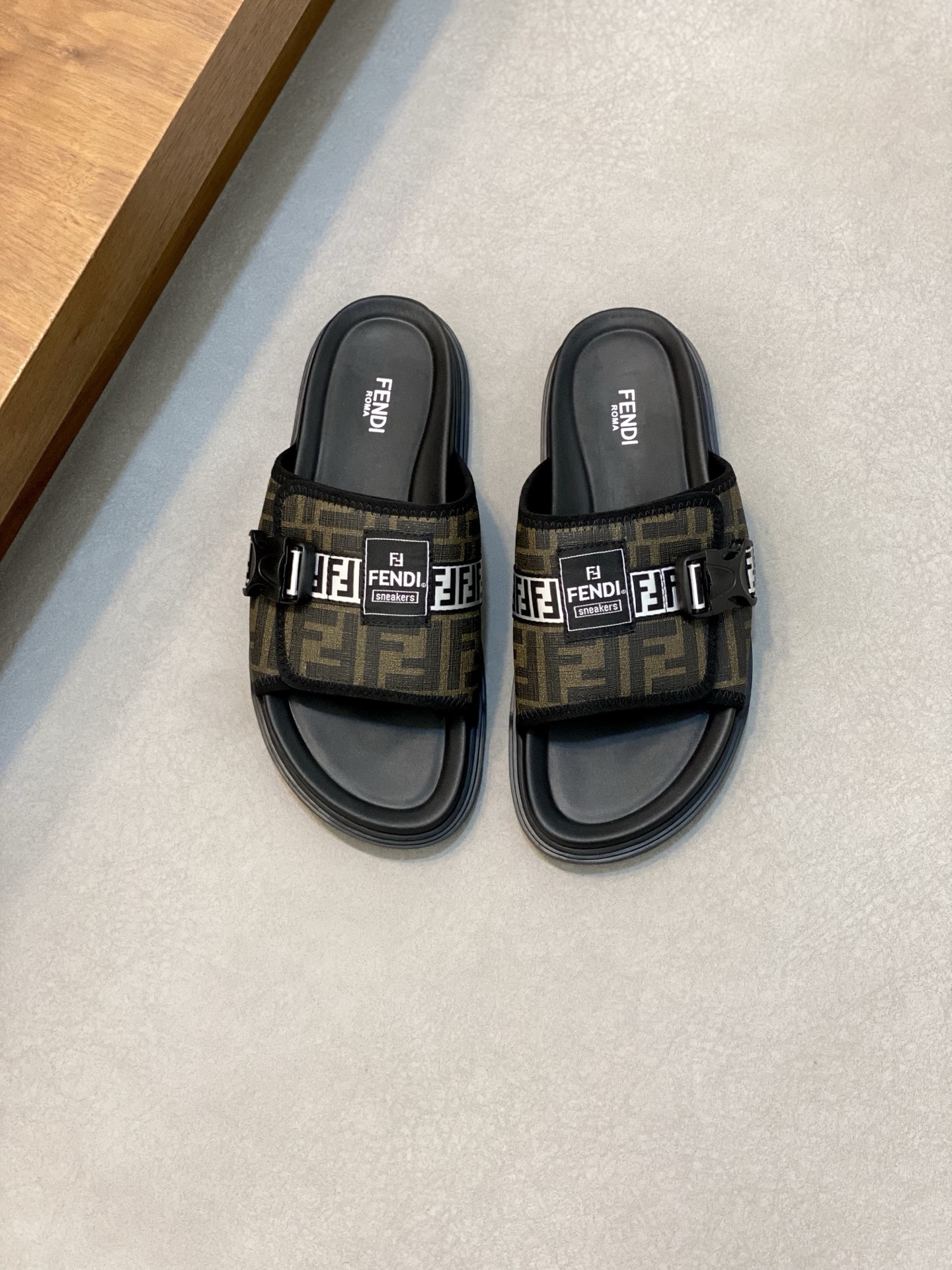 Fendi Monster Slides: Comfortable & Stylish Summer Essential (Sizes 39-44)