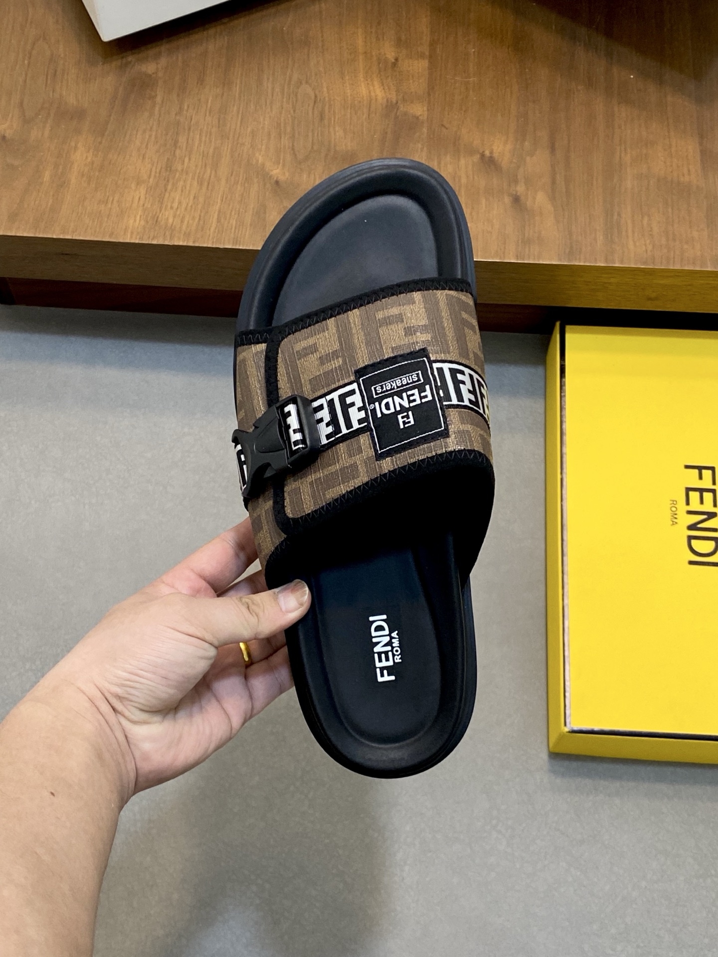 Fendi FF Motif Slides: Stylish and Comfortable Summer Sandals(Sizes 39-44) 8 i1742228618369 3997 0 6