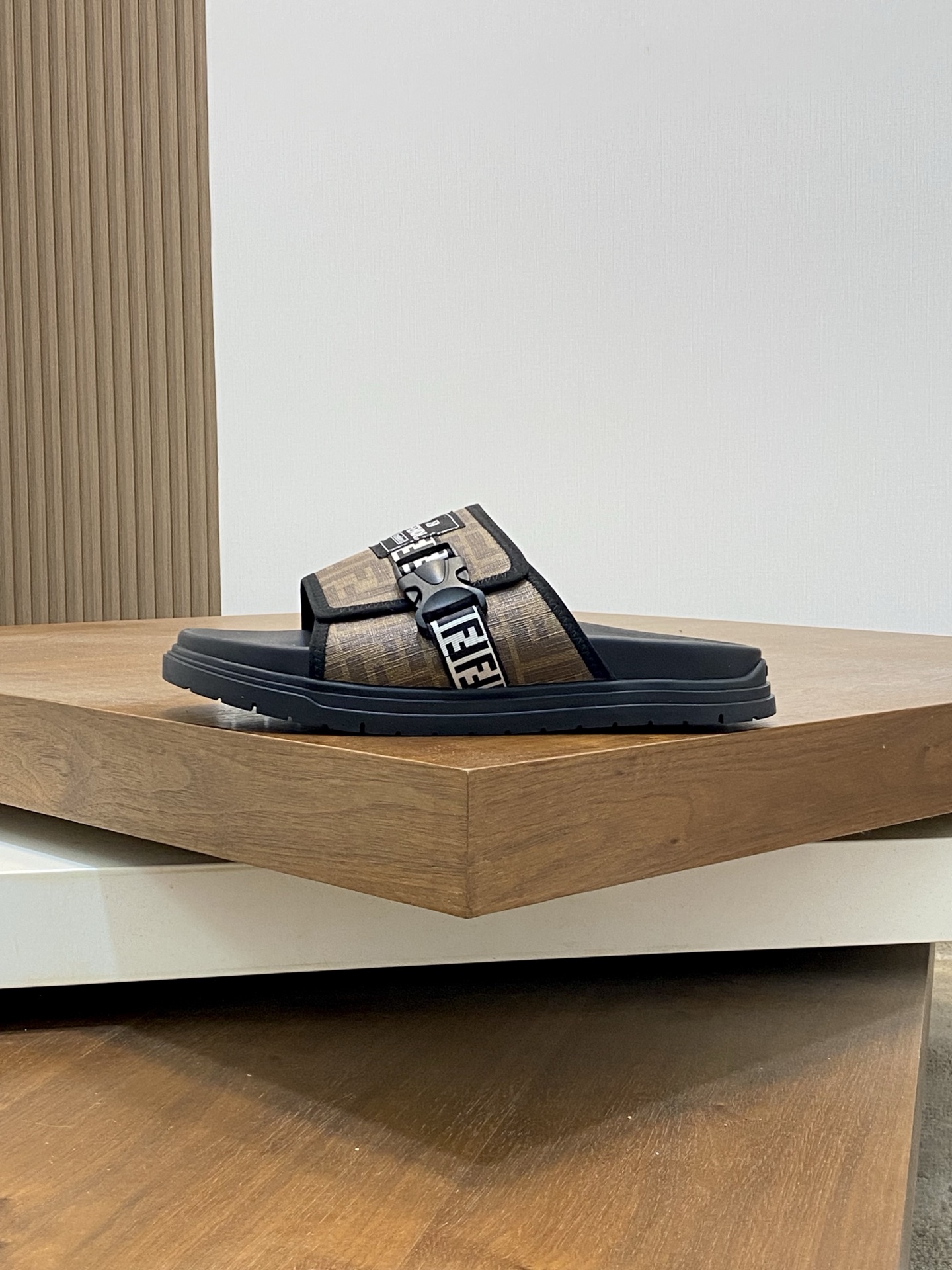 Fendi FF Motif Slides: Stylish and Comfortable Summer Sandals(Sizes 39-44) 3 i1742228619514 7106 0 1