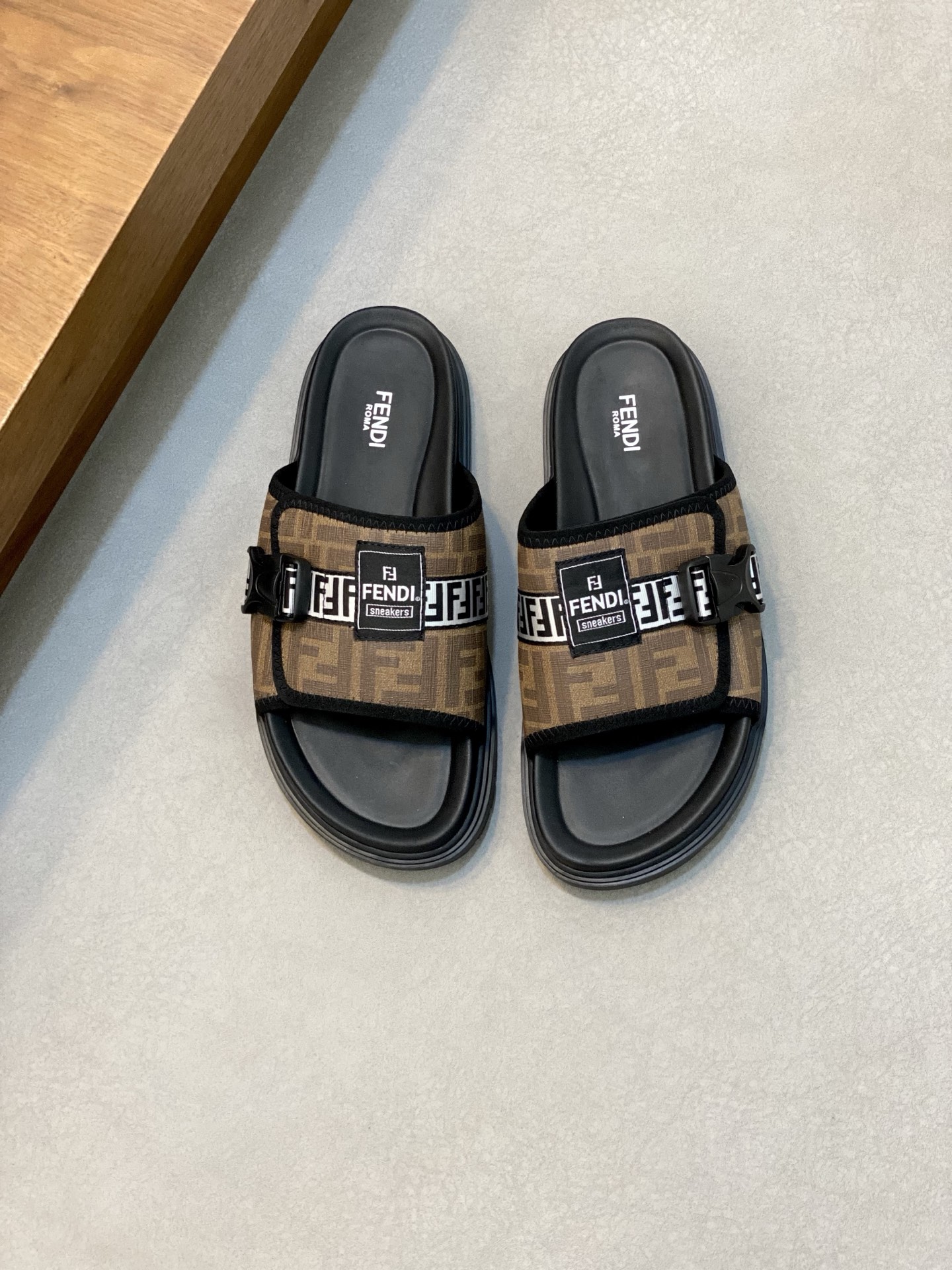 Fendi FF Motif Slides: Stylish and Comfortable Summer Sandals(Sizes 39-44)