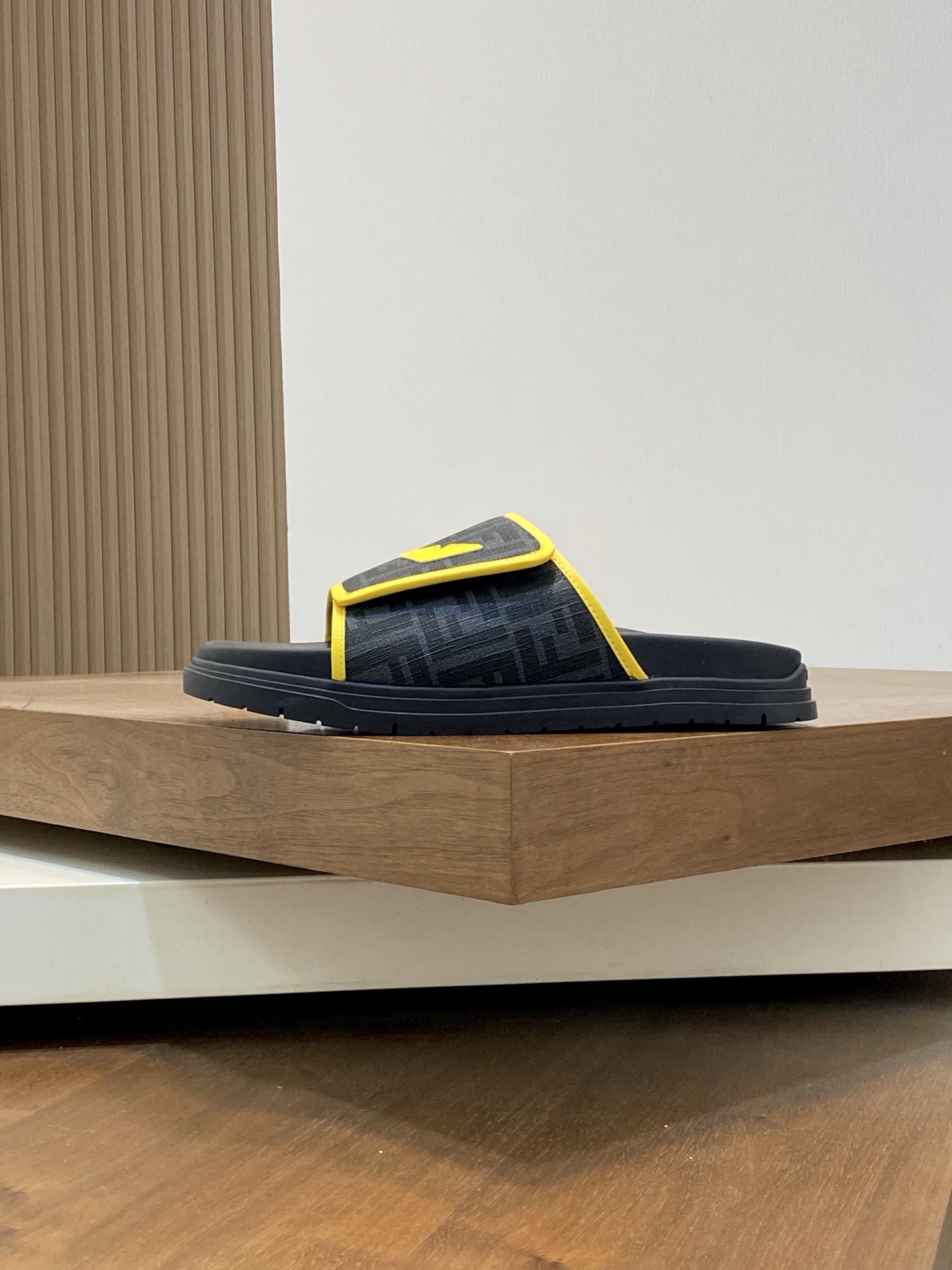 Fendi Little Monster Slides - Original Design, Ultimate Comfort, Sizes 39-44 3 i1742228776784 2510 0 1