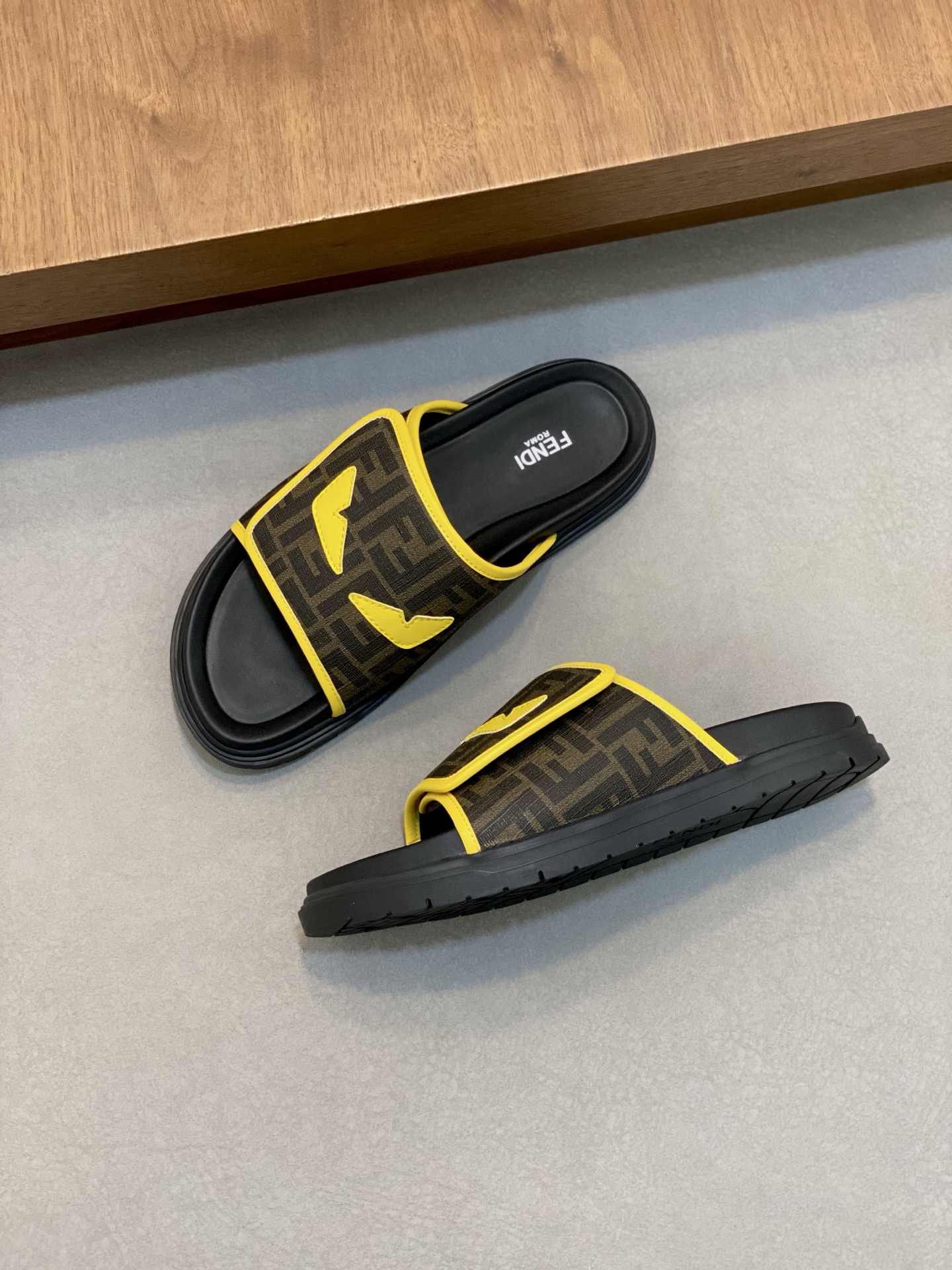 Fendi Monster Slides: Iconic Style, Premium Comfort, and Standout Summer Look 7 i1742228810611 5728 0 5